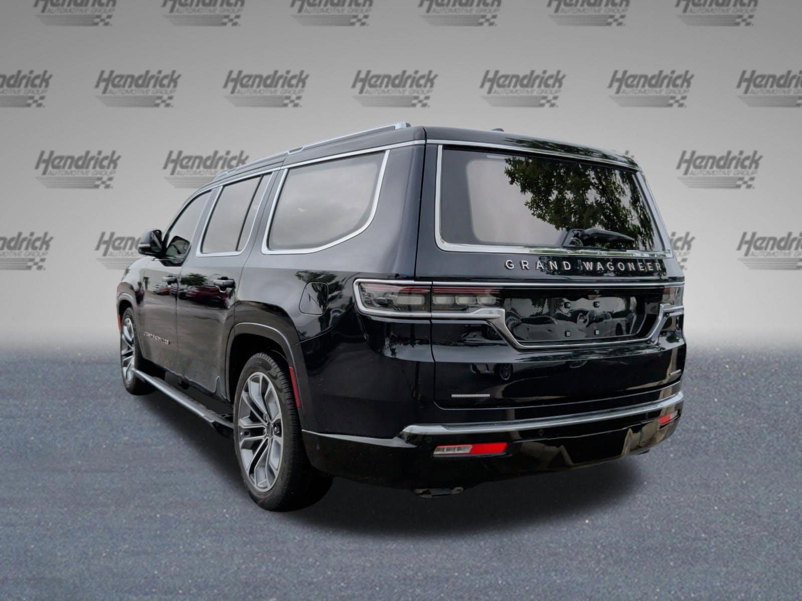 2023 Jeep Grand Wagoneer Series III 4x4 photo 3