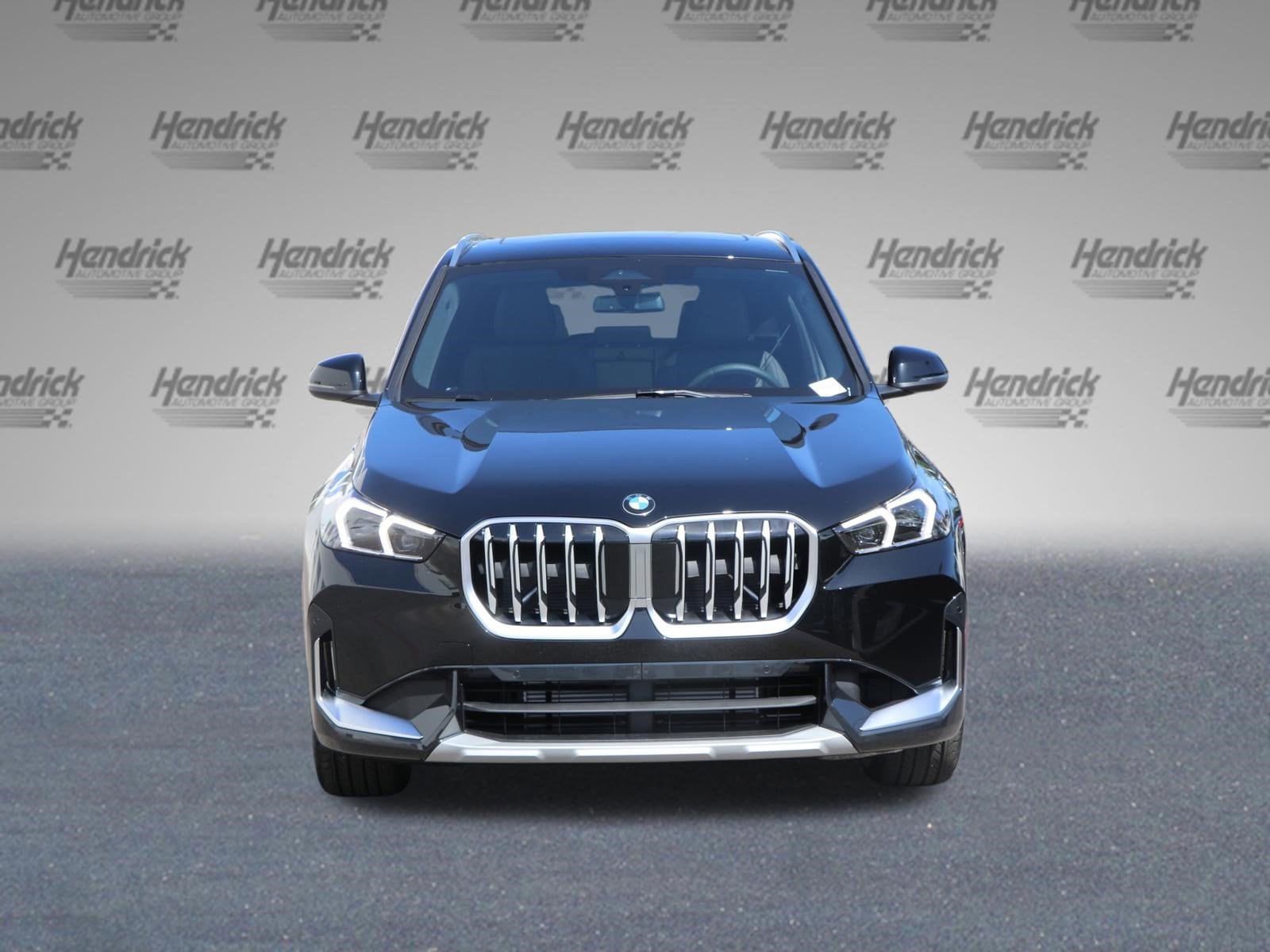 2025 BMW X1 xDrive28i photo 3