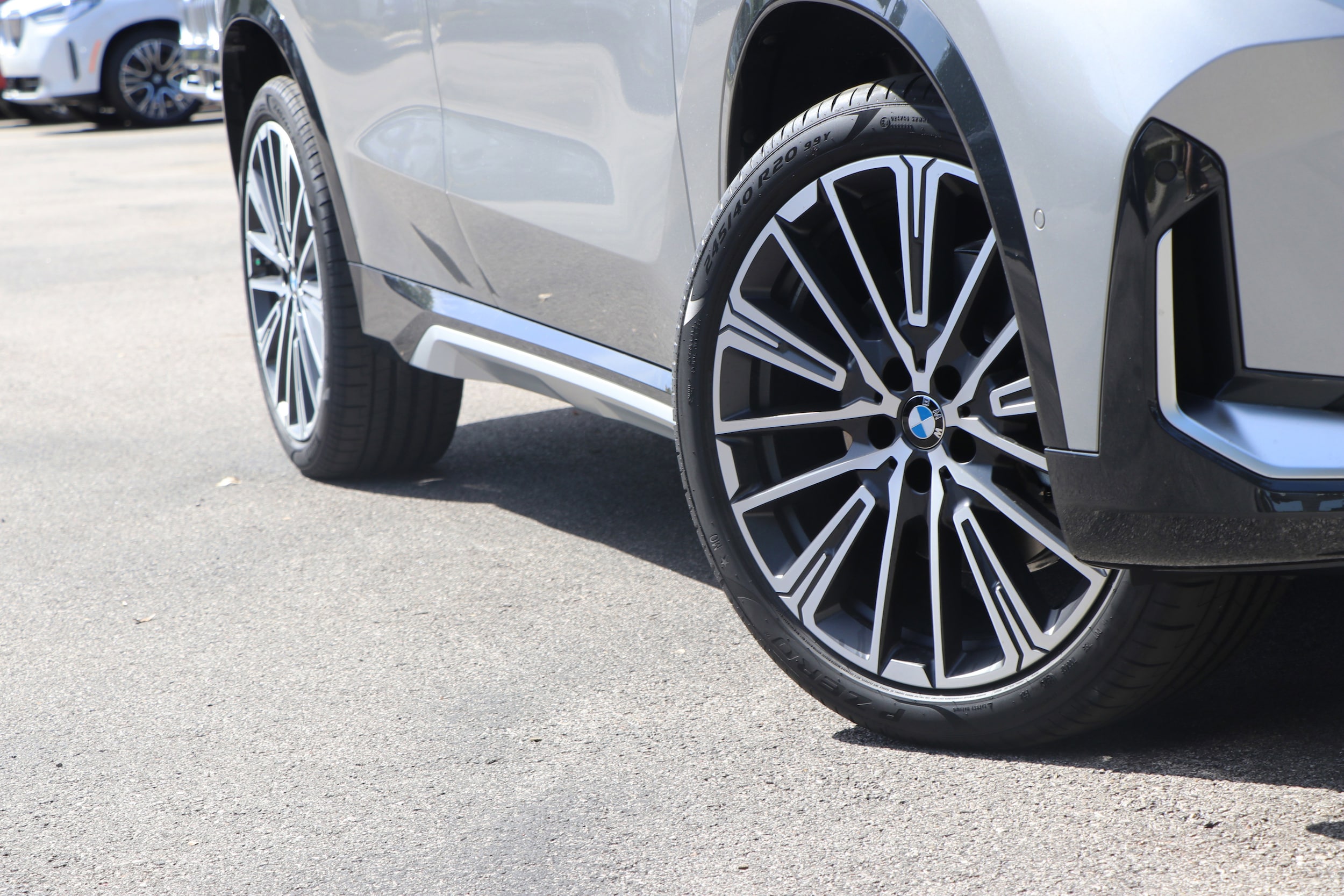 2025 BMW X1 xDrive28i photo 2