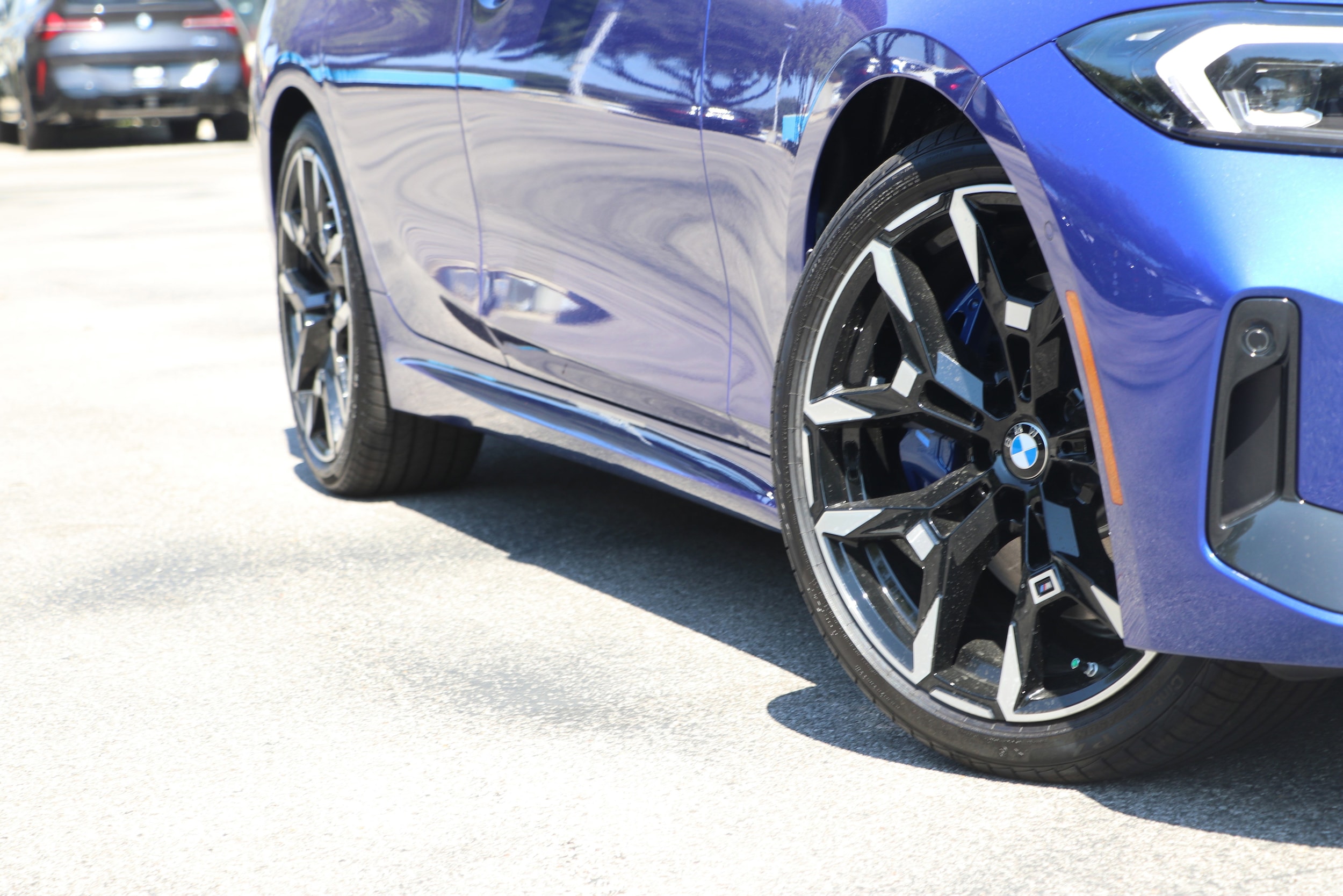 2025 BMW 330i 330i photo 2