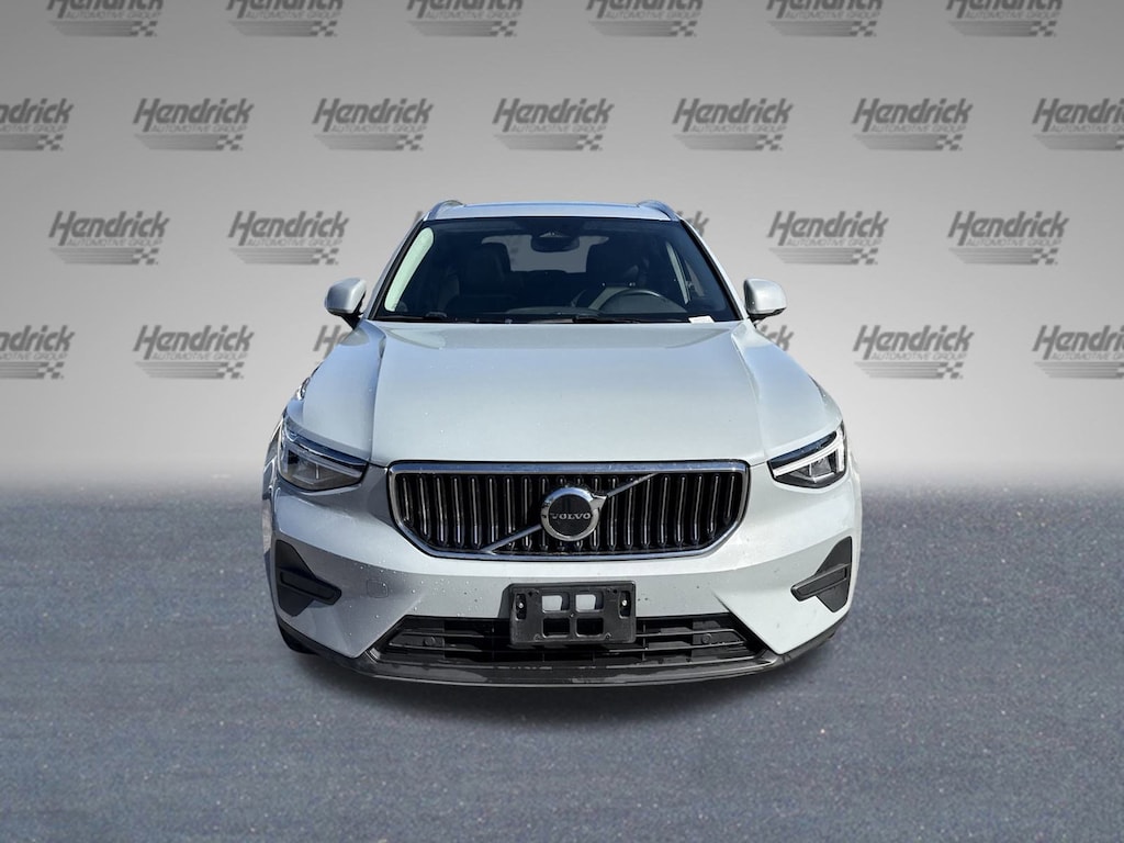 Used 2025 Volvo XC40 Core Bright Theme SUV