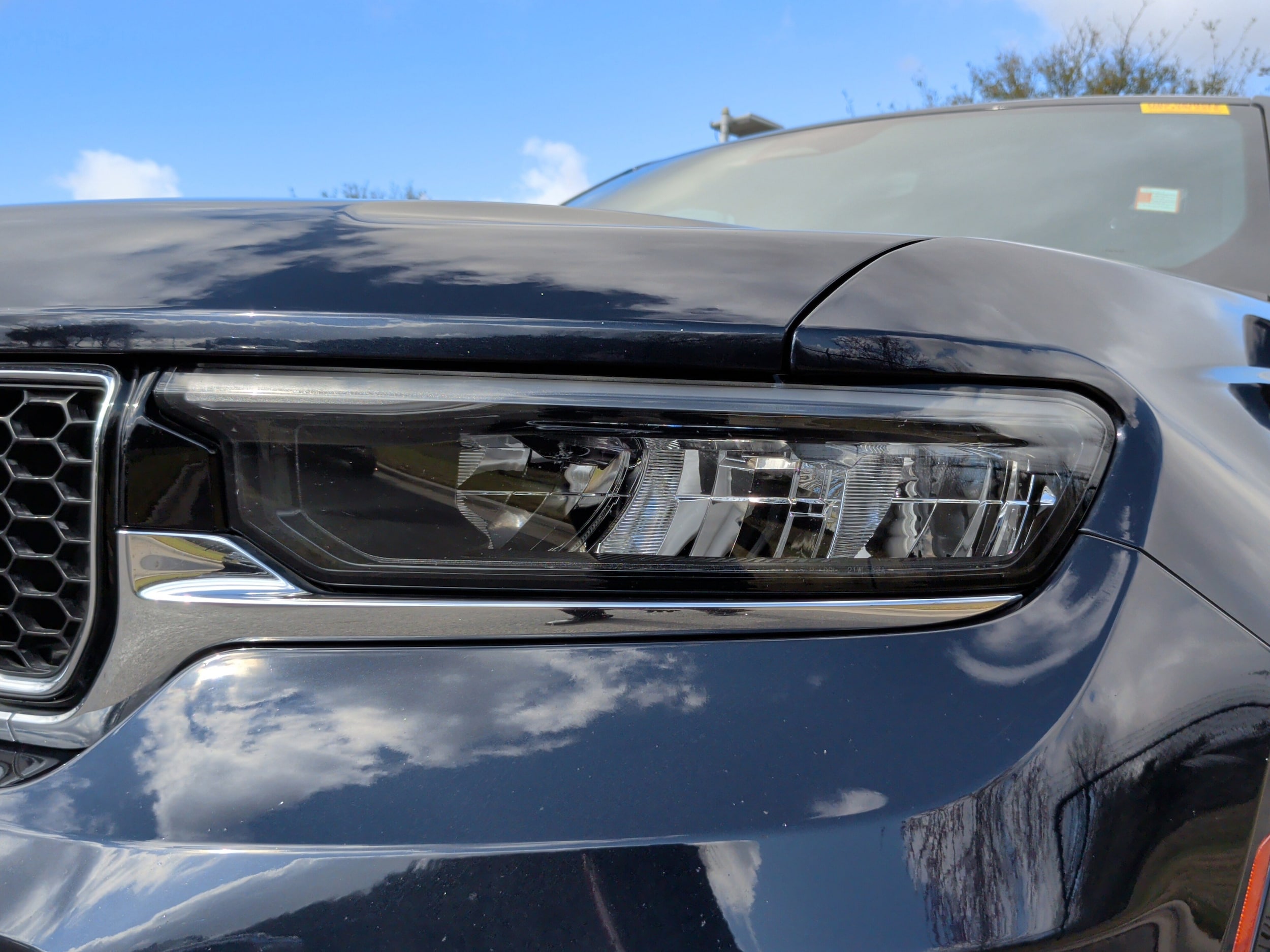 2023 Jeep Grand Cherokee Overland photo 2