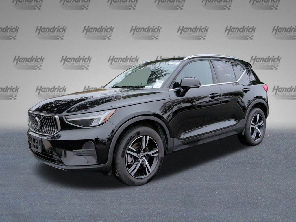 Used 2025 Volvo XC40 Core Bright Theme SUV