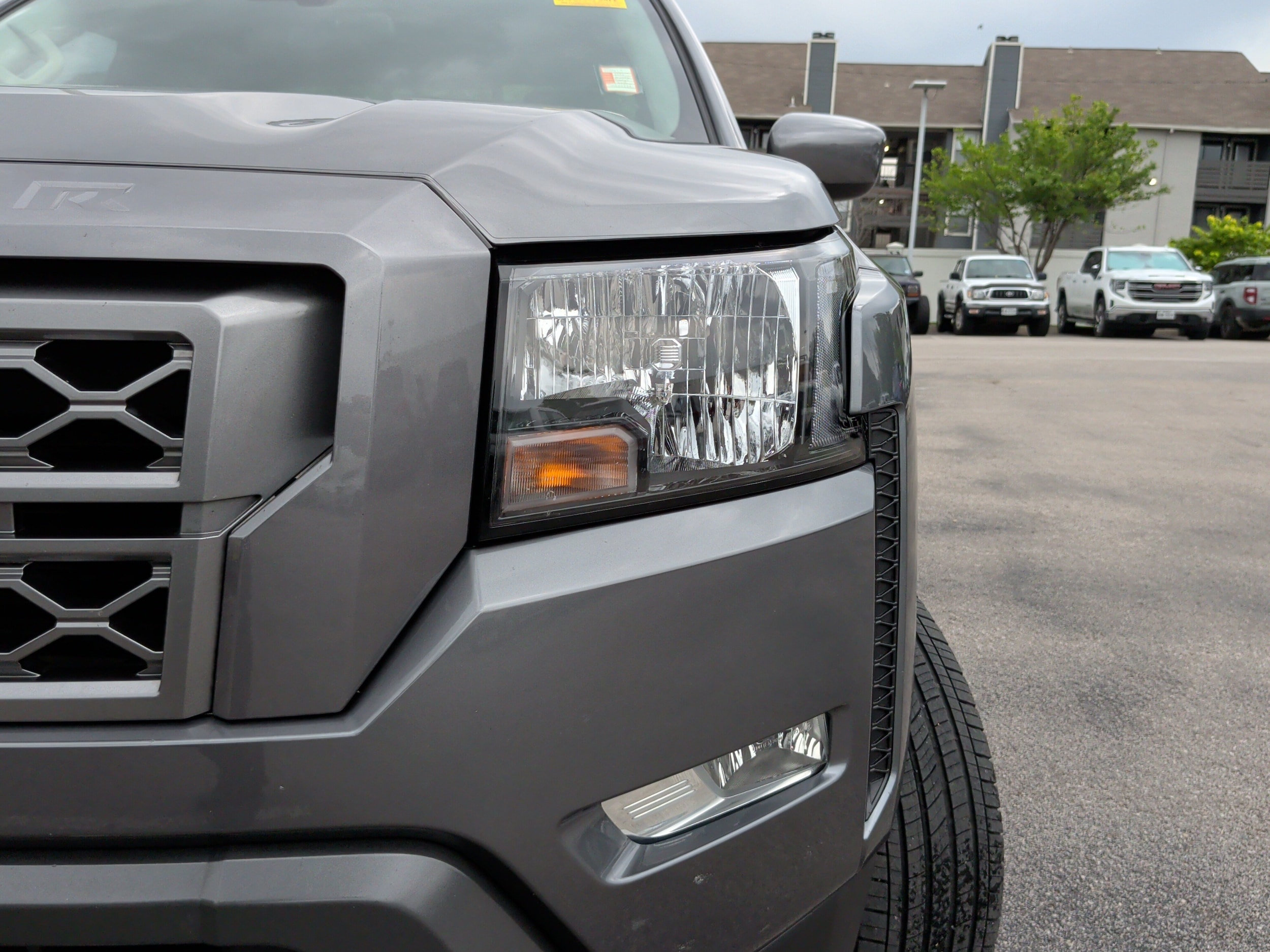 Nissan Frontier SV