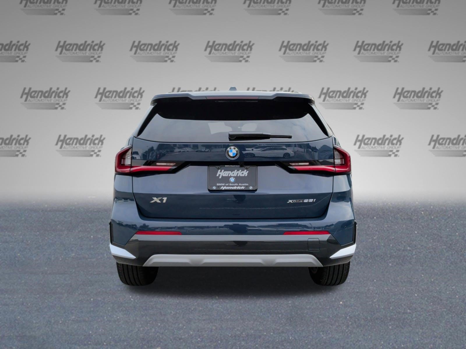 2026 BMW X1 xDrive28i photo 3