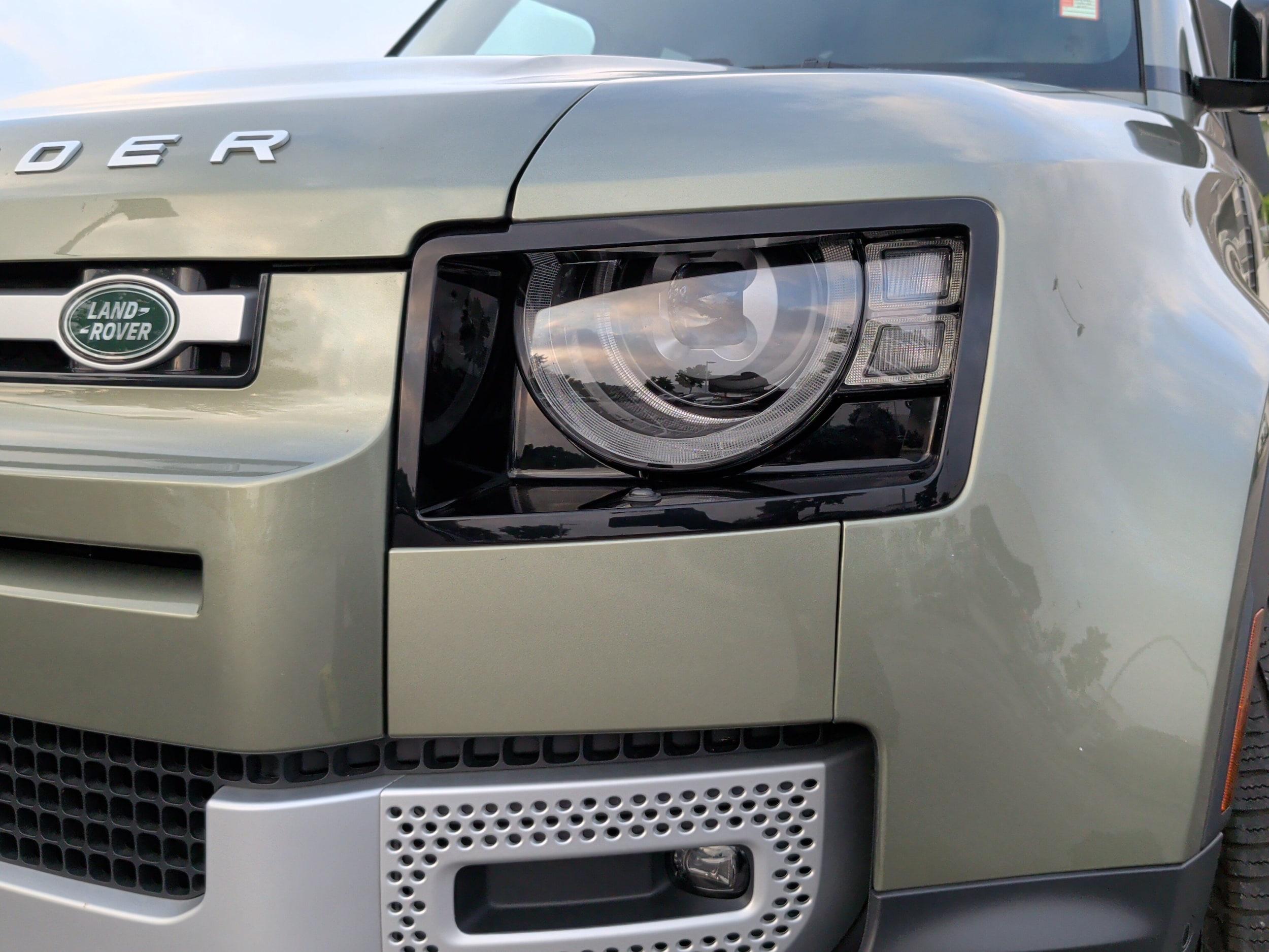 Land Rover Defender 110 S