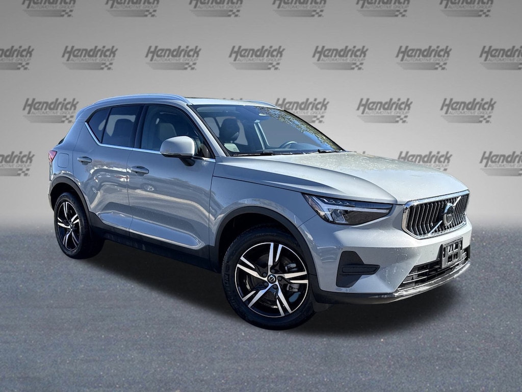 Used 2025 Volvo XC40 Core Bright Theme SUV