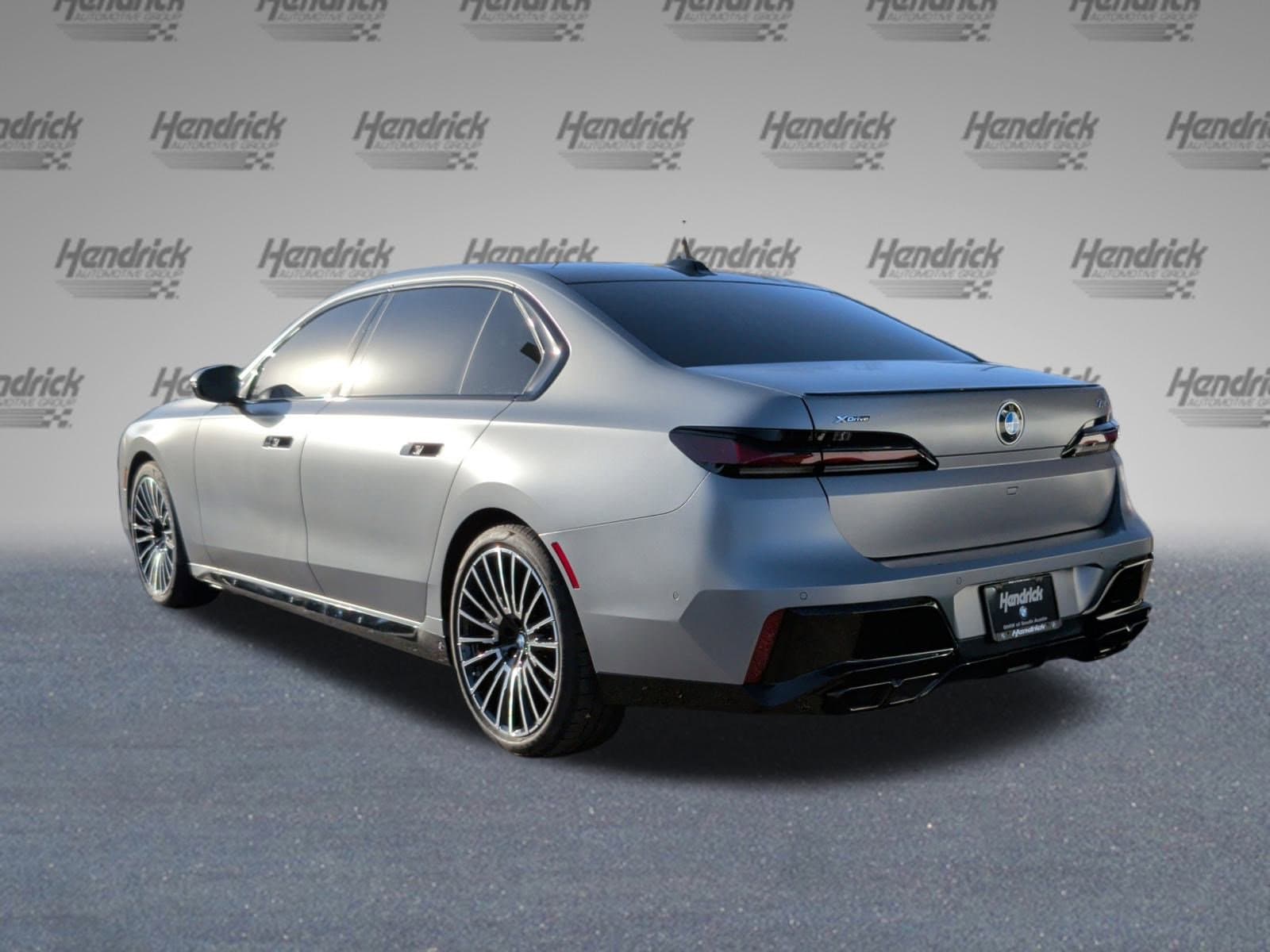 2025 BMW 760i 760i xDrive photo 3