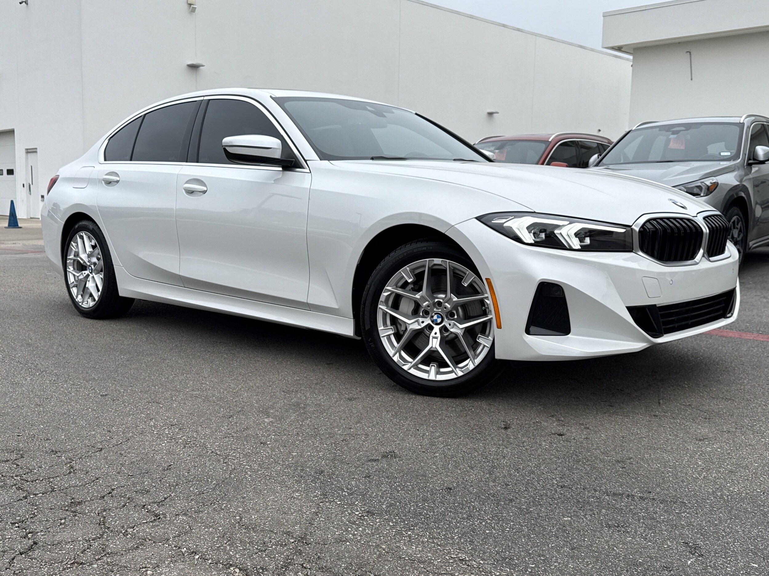 2025 Bmw 330i xDrive photo 2