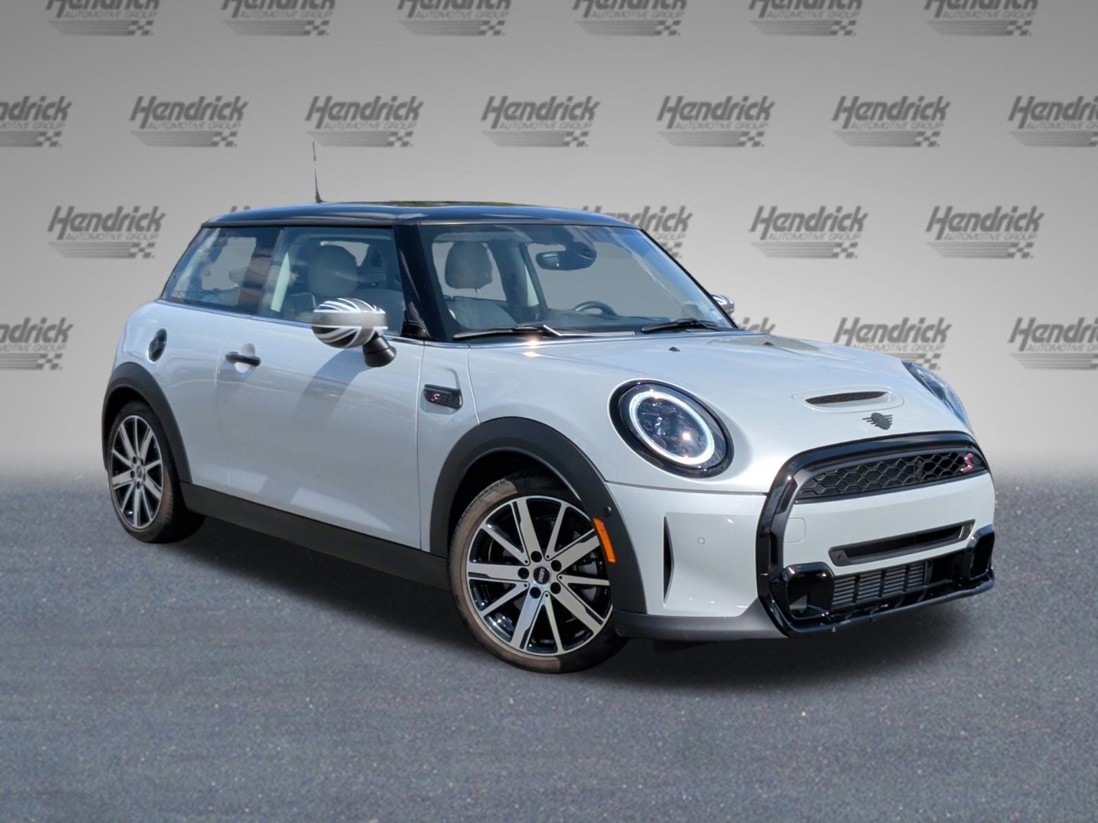 2023 Mini Cooper Hardtop S photo 2