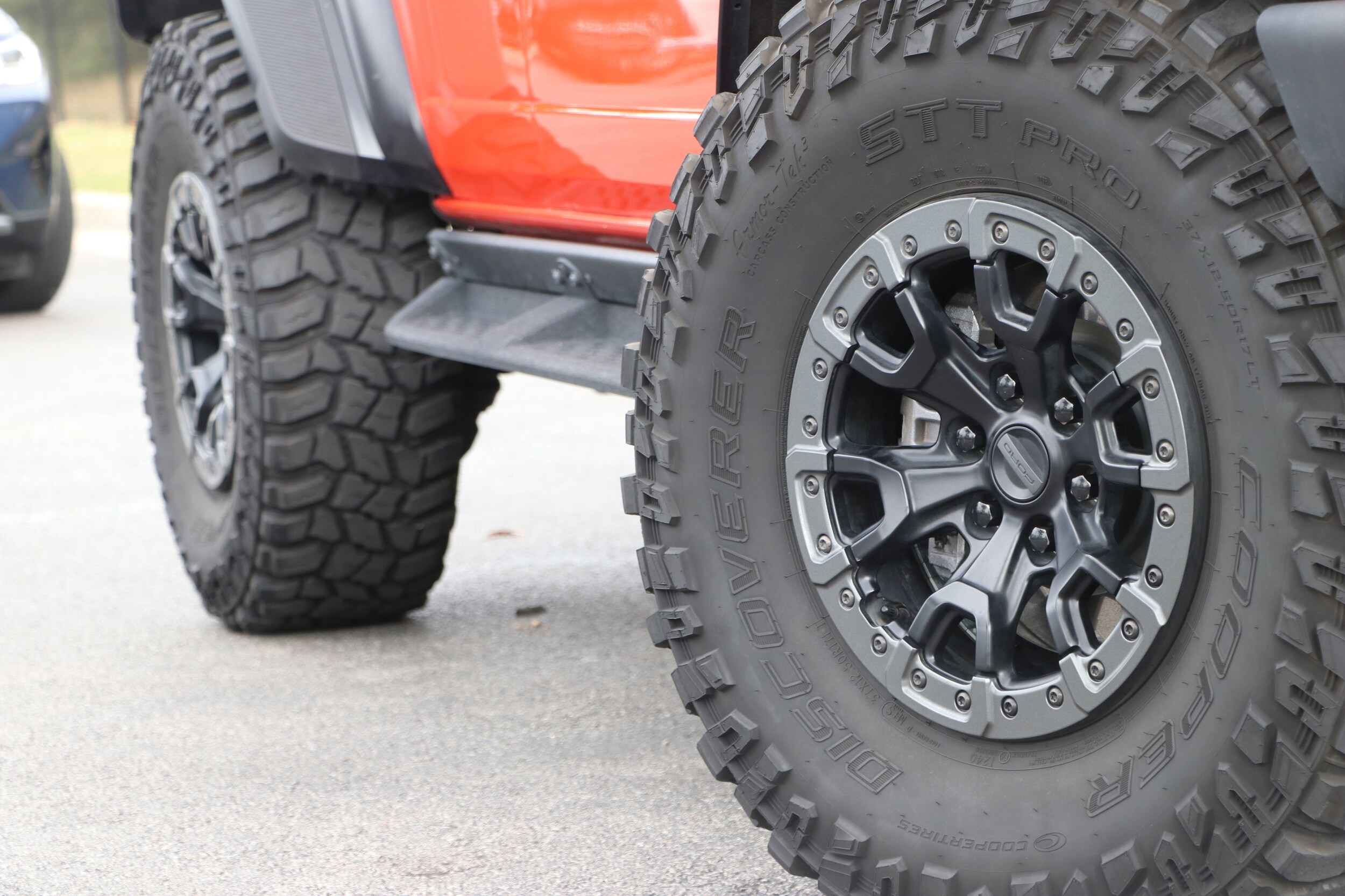 2023 Ford Bronco Raptor photo 3