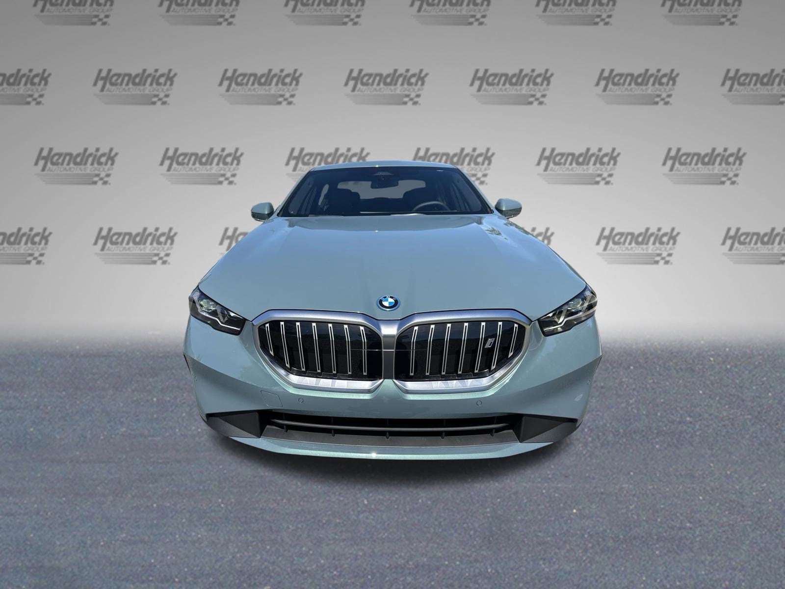 2024 BMW i5 eDrive40 photo 2