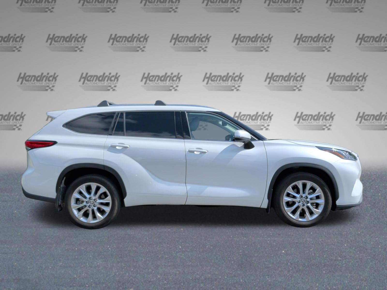 2023 Toyota Highlander Limited photo 4