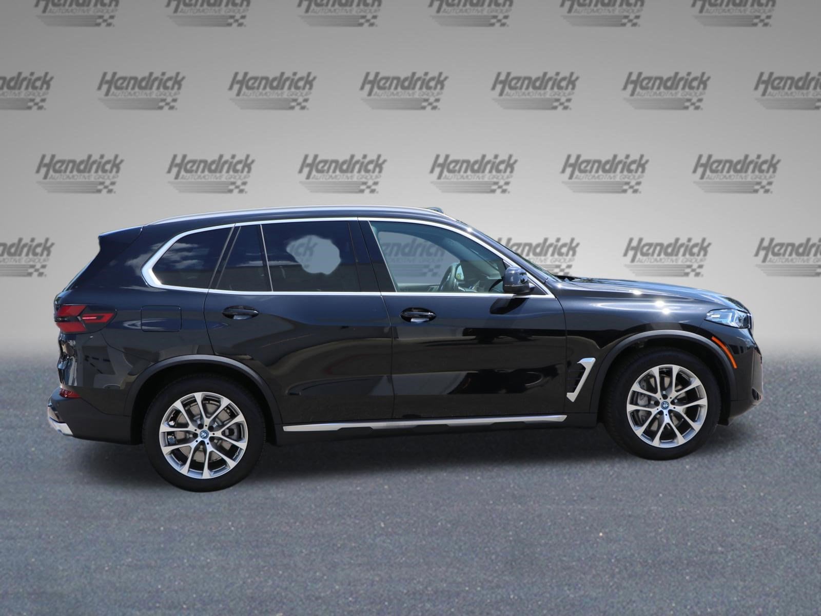 2025 BMW X5 PHEV xDrive50e photo 3