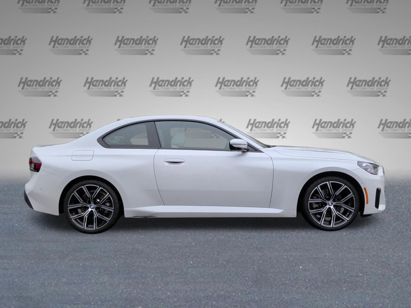 2024 BMW 230i 230i xDrive photo 5