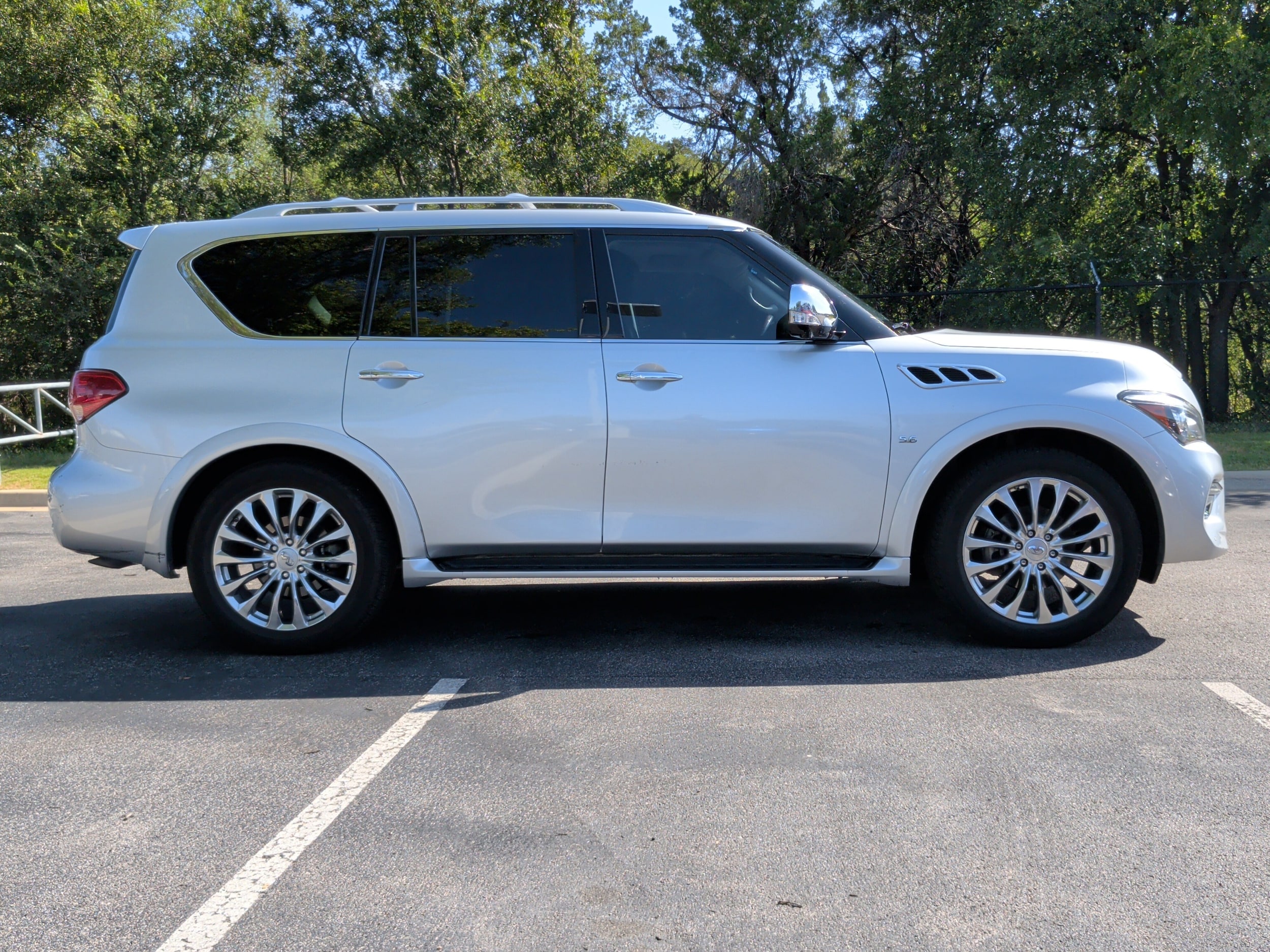 INFINITI QX80