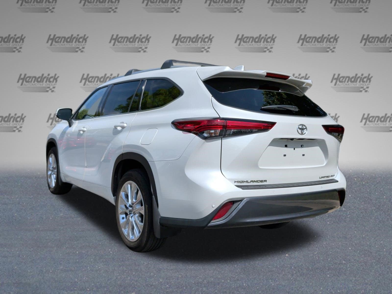 2023 Toyota Highlander Limited photo 3