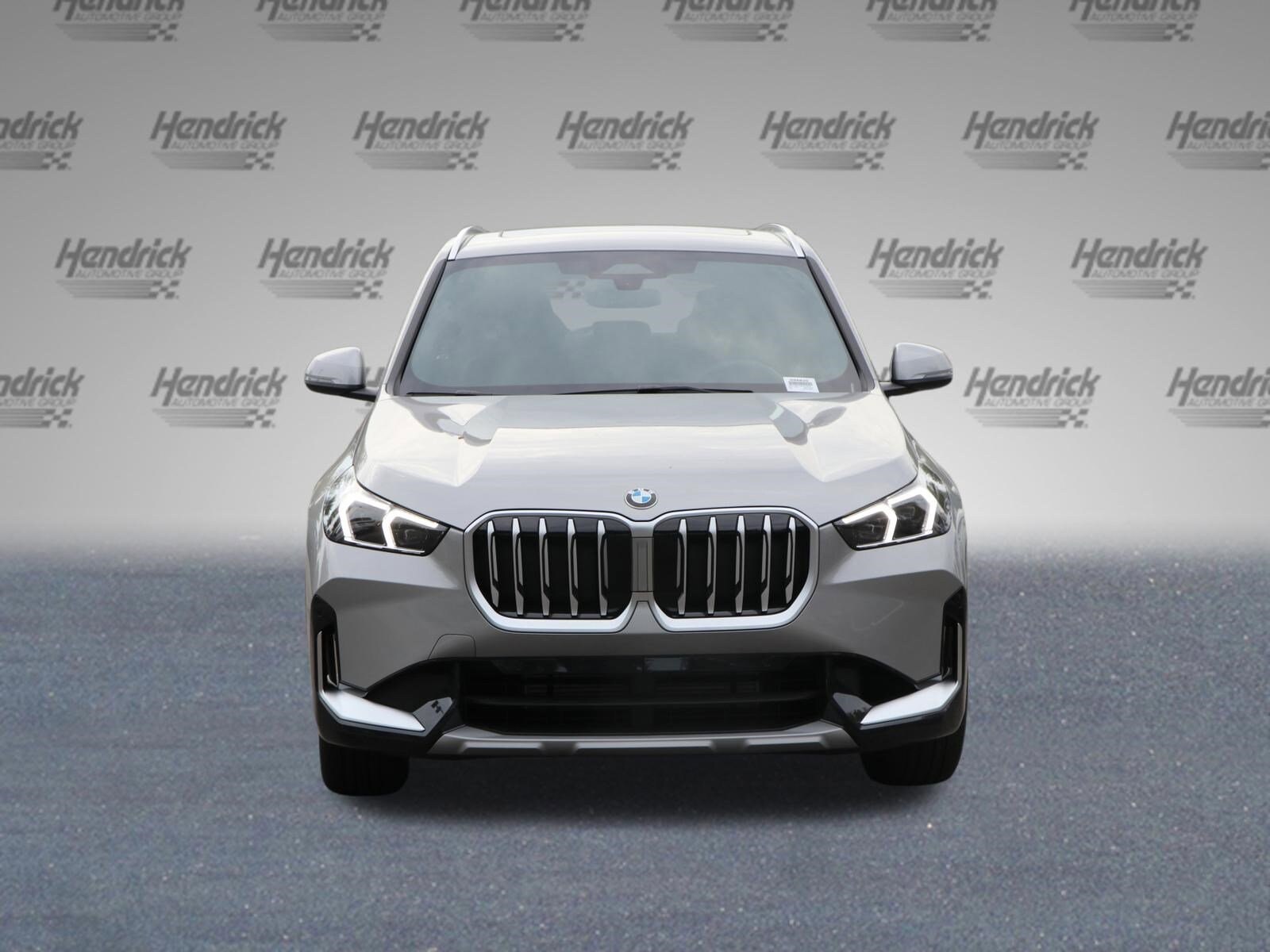 2025 BMW X1 xDrive28i photo 3