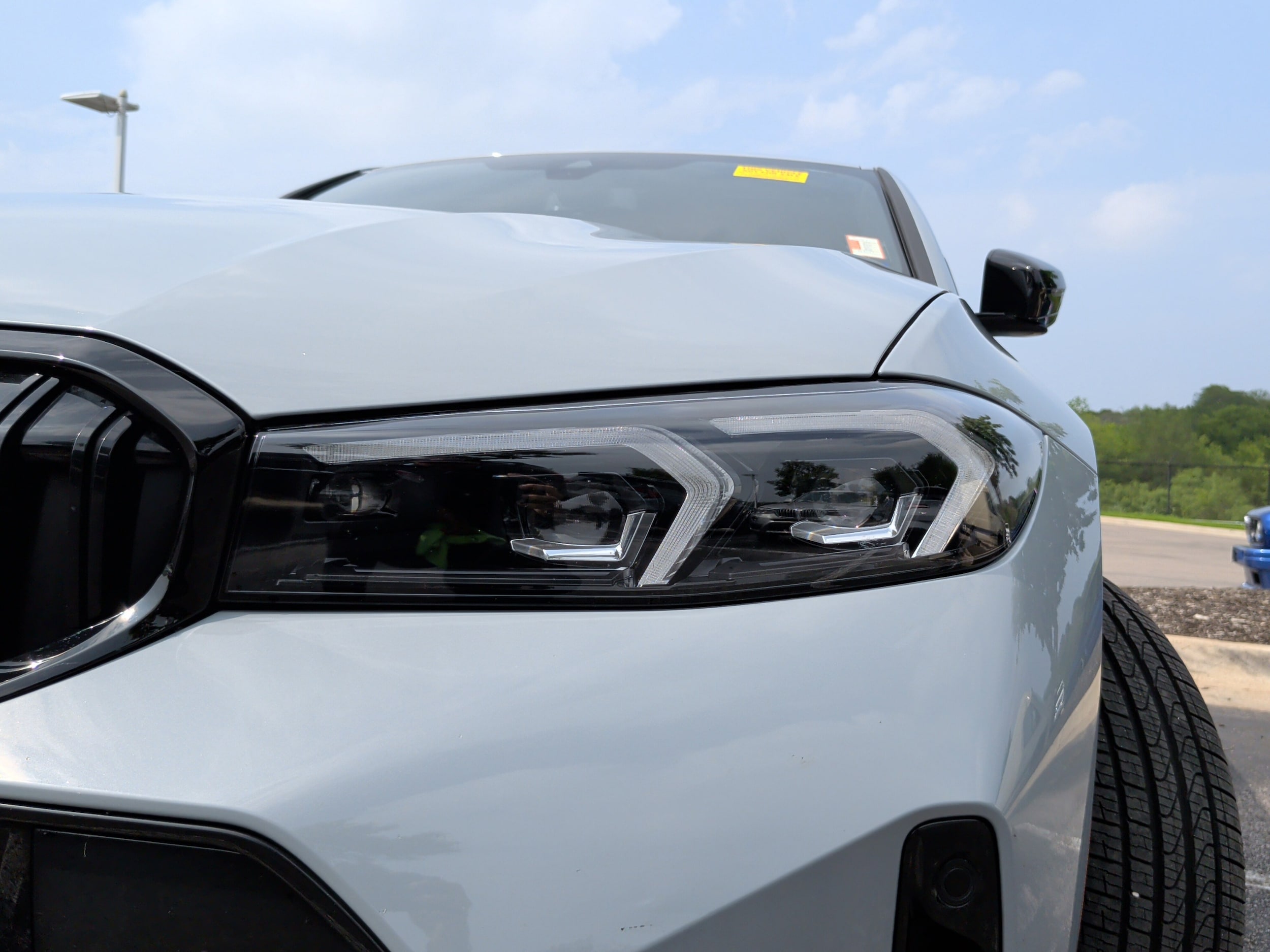 2025 BMW 330i 330i photo 2