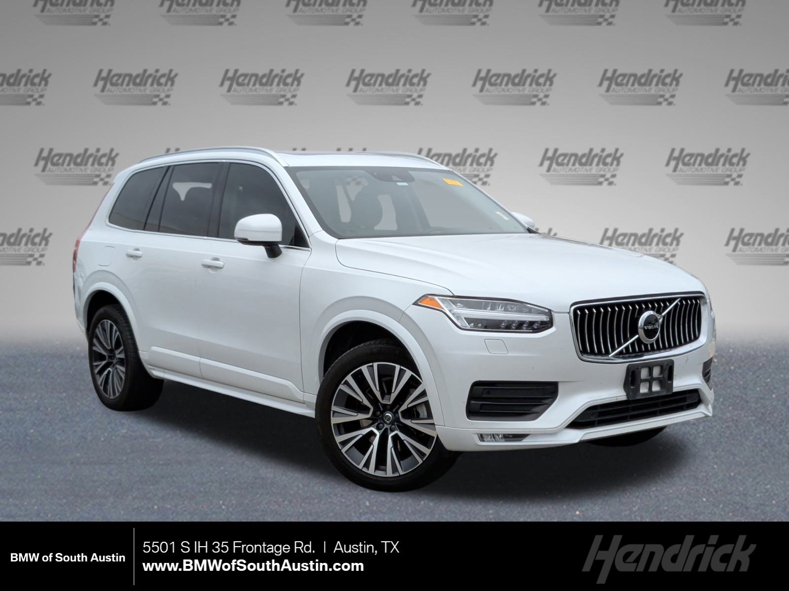 2021 Volvo XC90 Momentum's photo