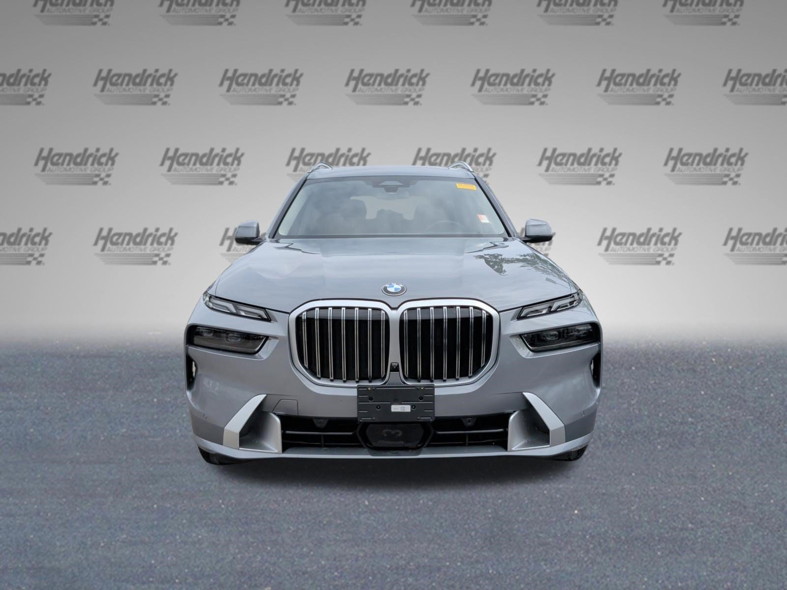 2024 BMW X7 xDrive40i photo 2