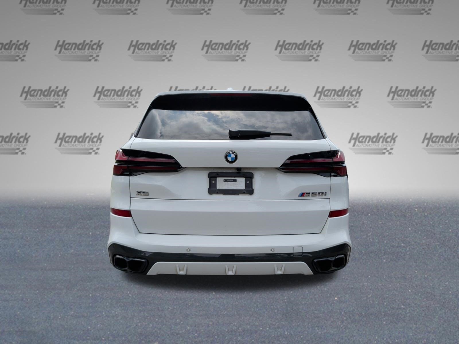 BMW X5 M60i