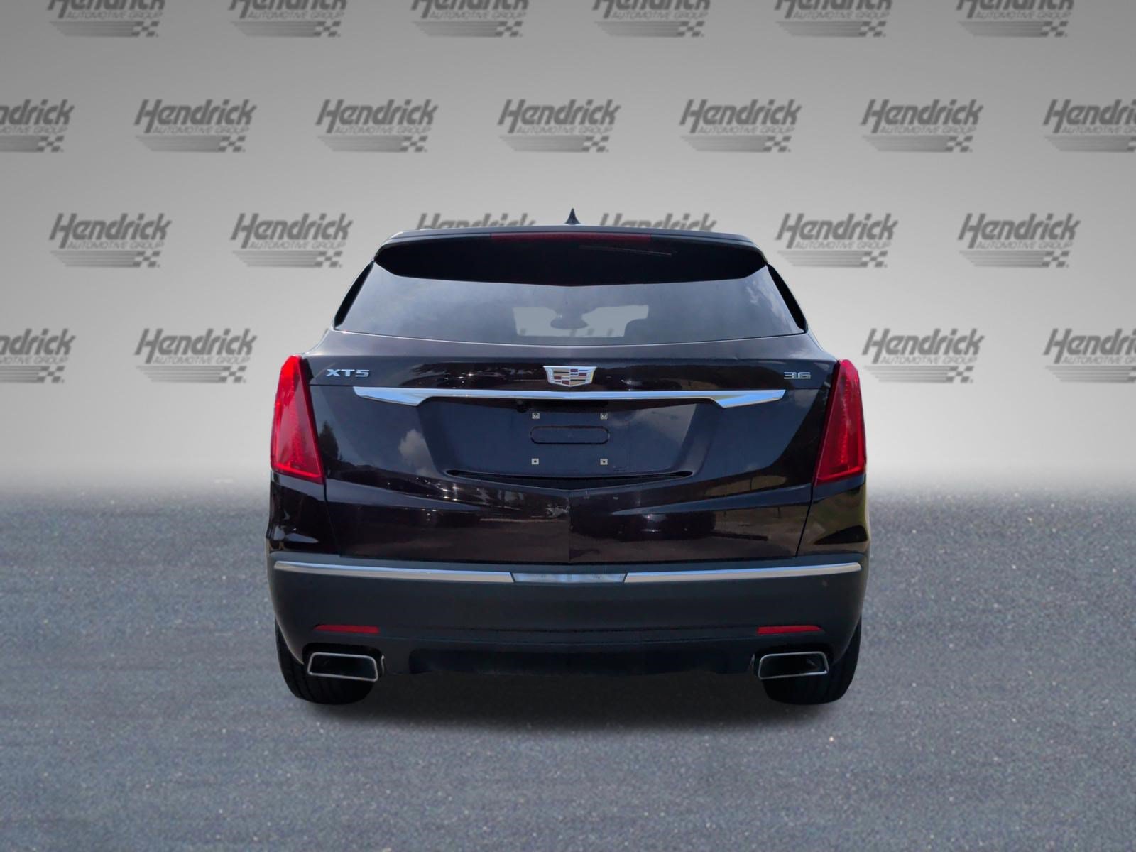 CADILLAC XT5 Luxury FWD