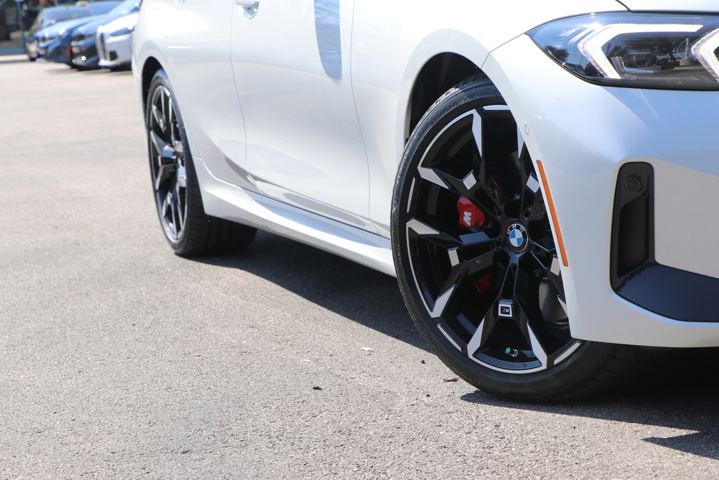 2025 BMW 330i 330i photo 2