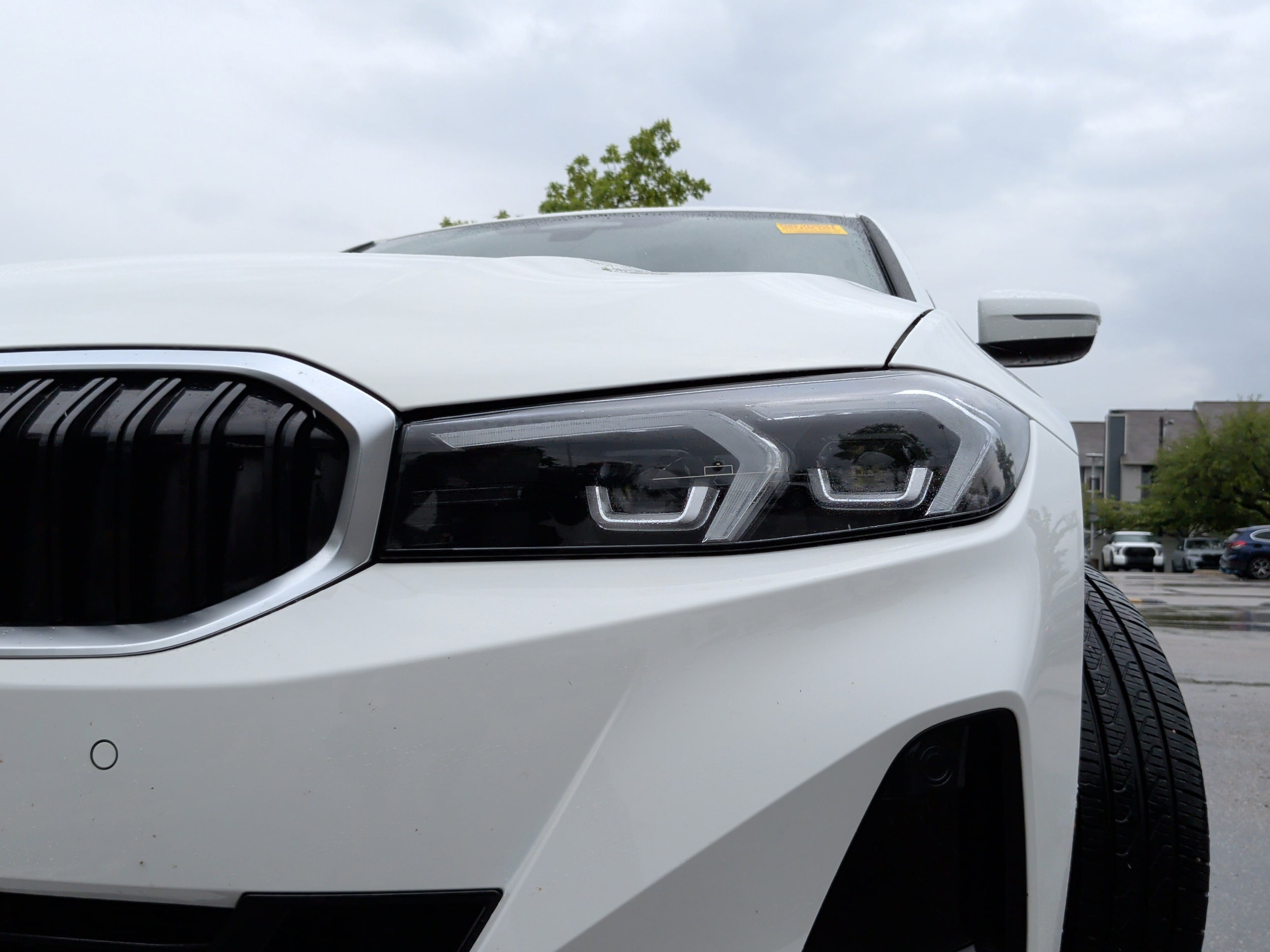 2023 BMW 330i 330i xDrive photo 2