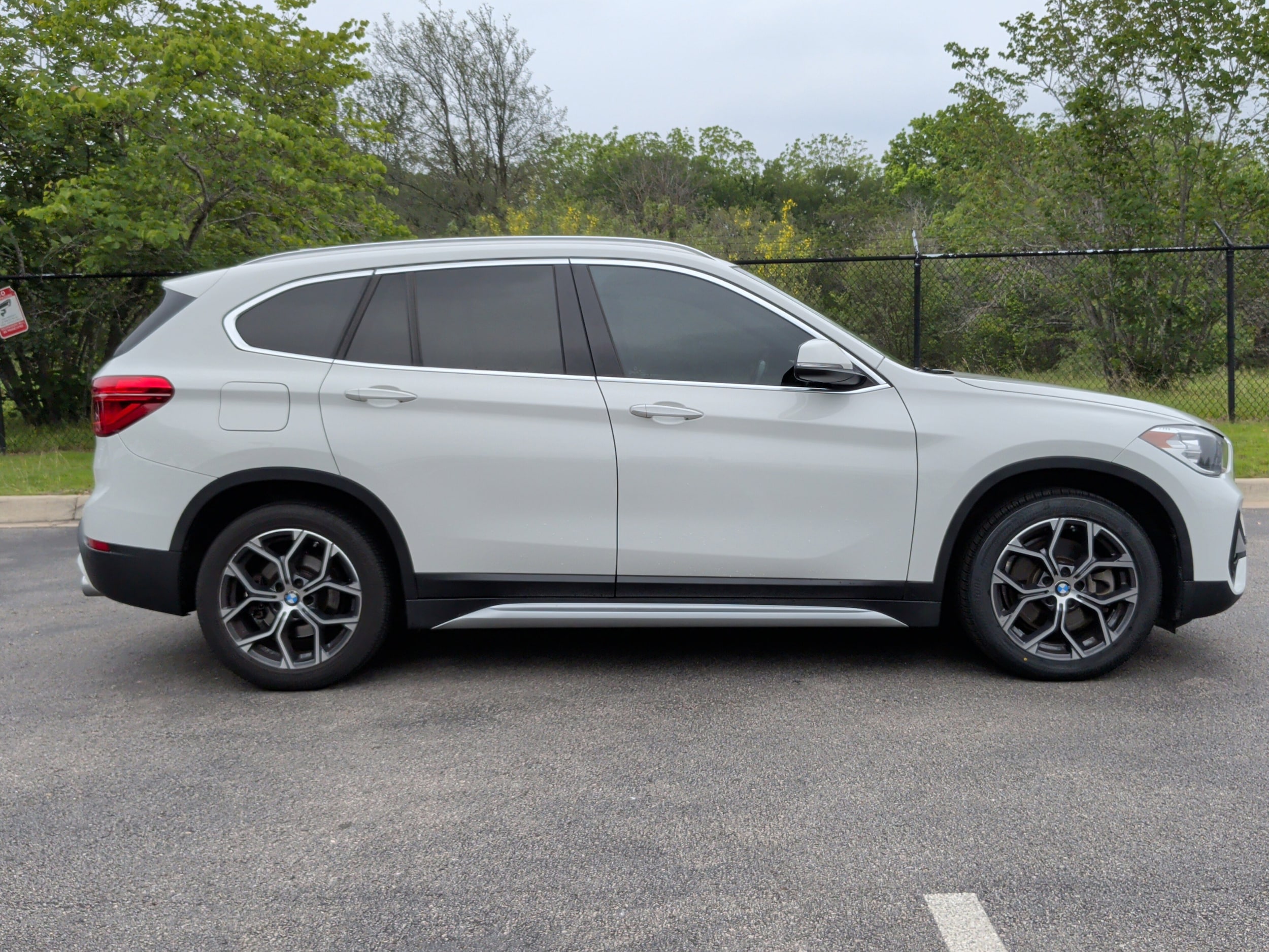 2020 BMW X1 xDrive28i photo 4