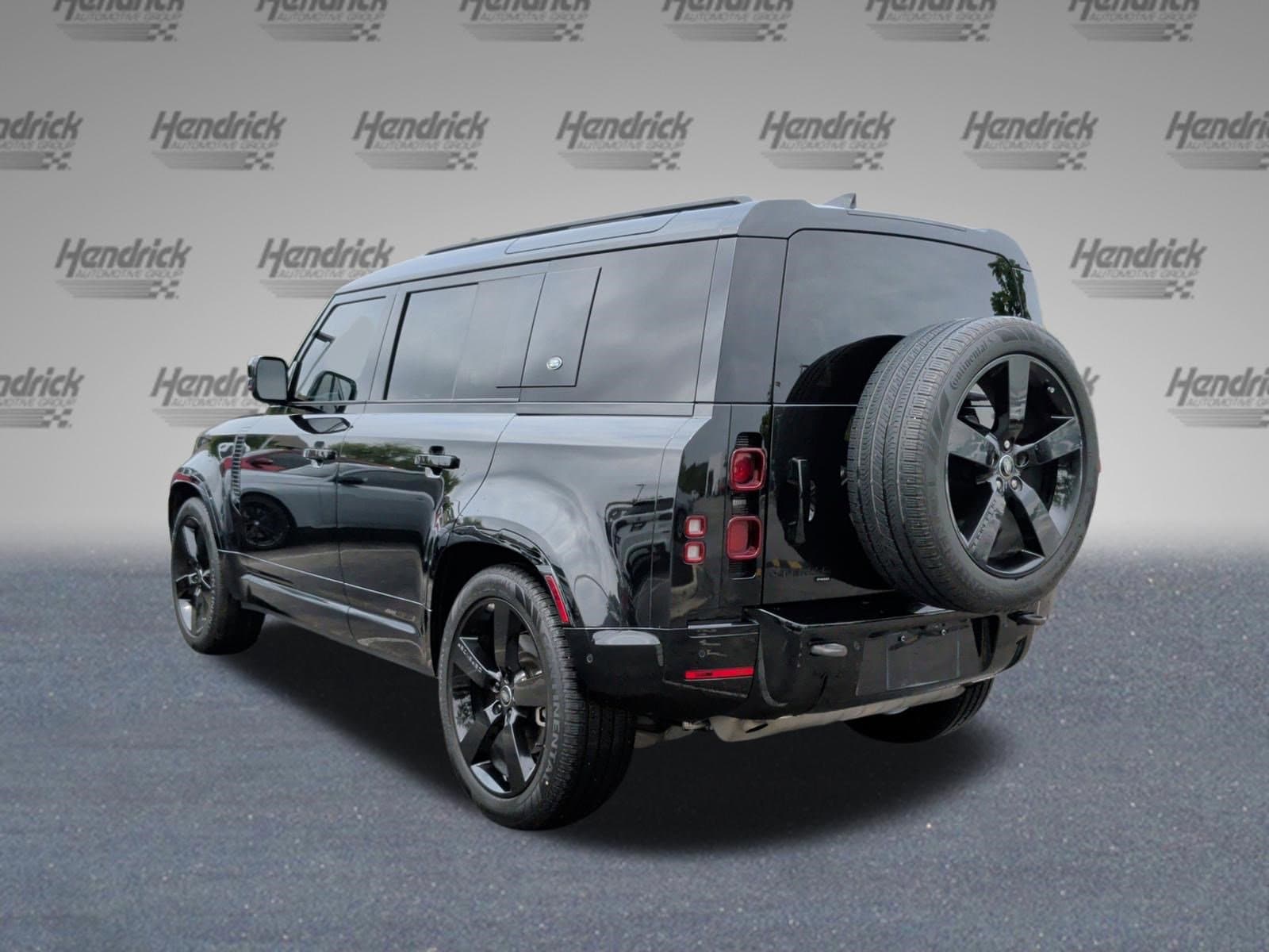 2023 Land Rover Defender X-Dynamic SE photo 3