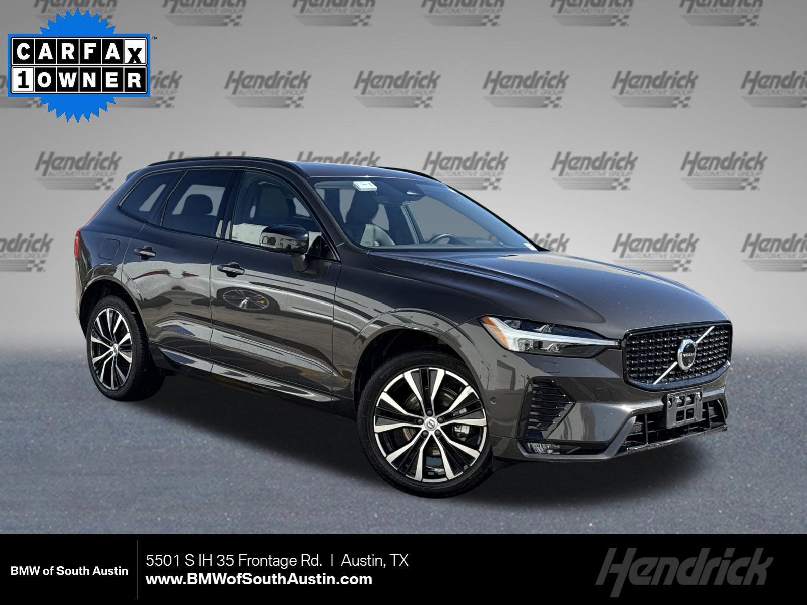 2025 Volvo XC60 Plus's photo