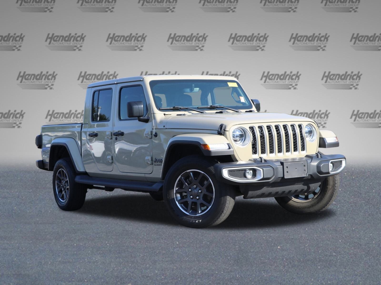 2022 Jeep Gladiator Overland photo 2
