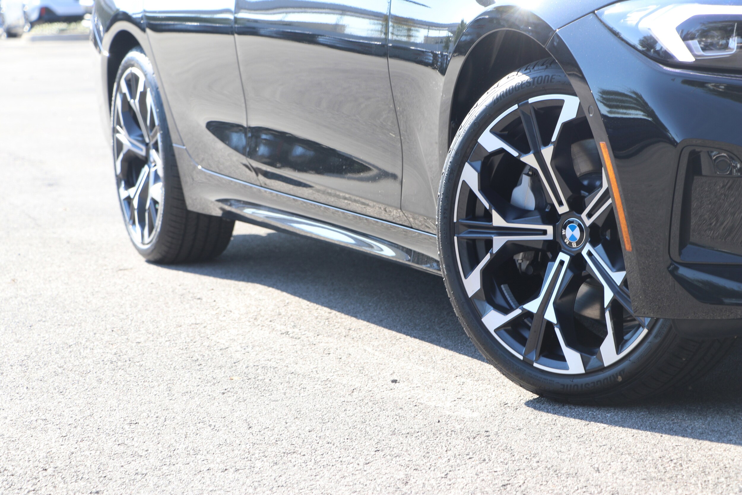 2025 Bmw 330i photo 3
