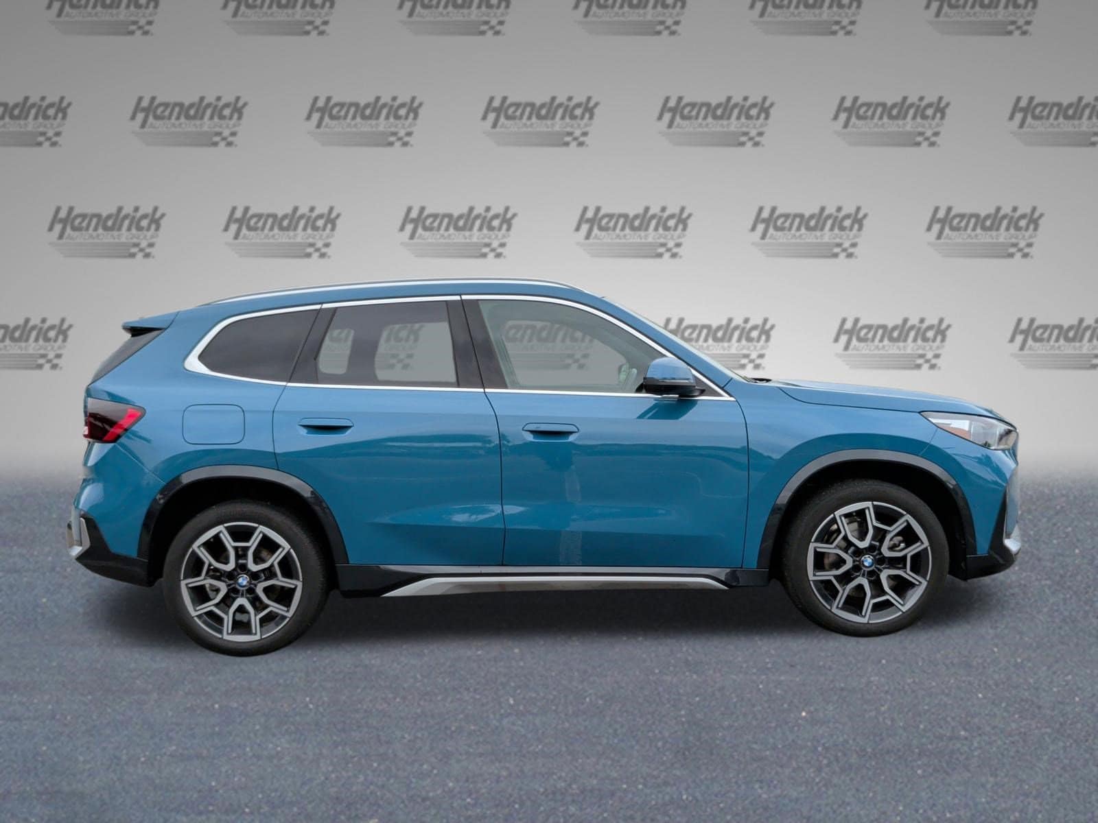 2025 BMW X1 xDrive28i photo 4