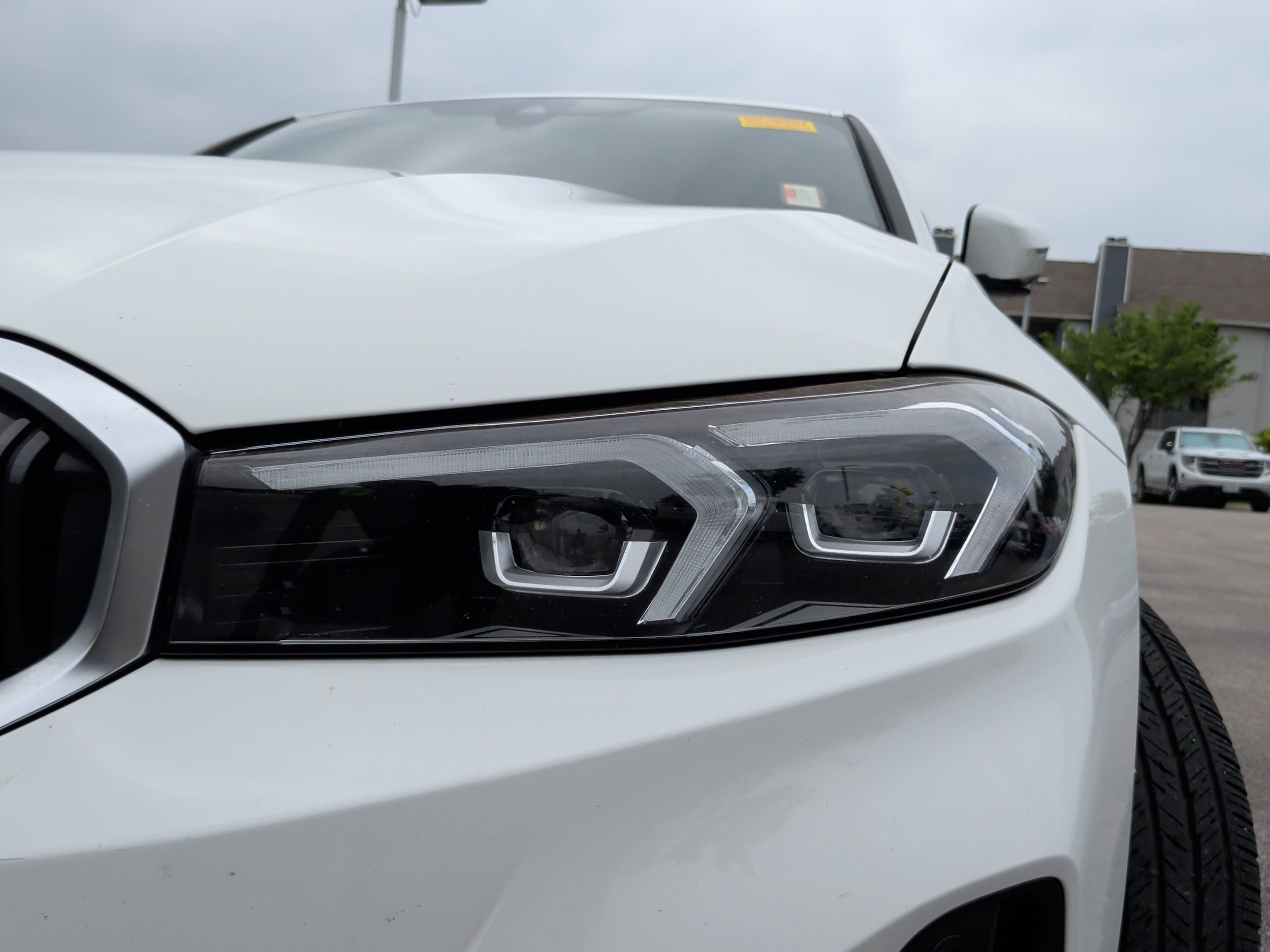 2023 BMW 330e 330e photo 2