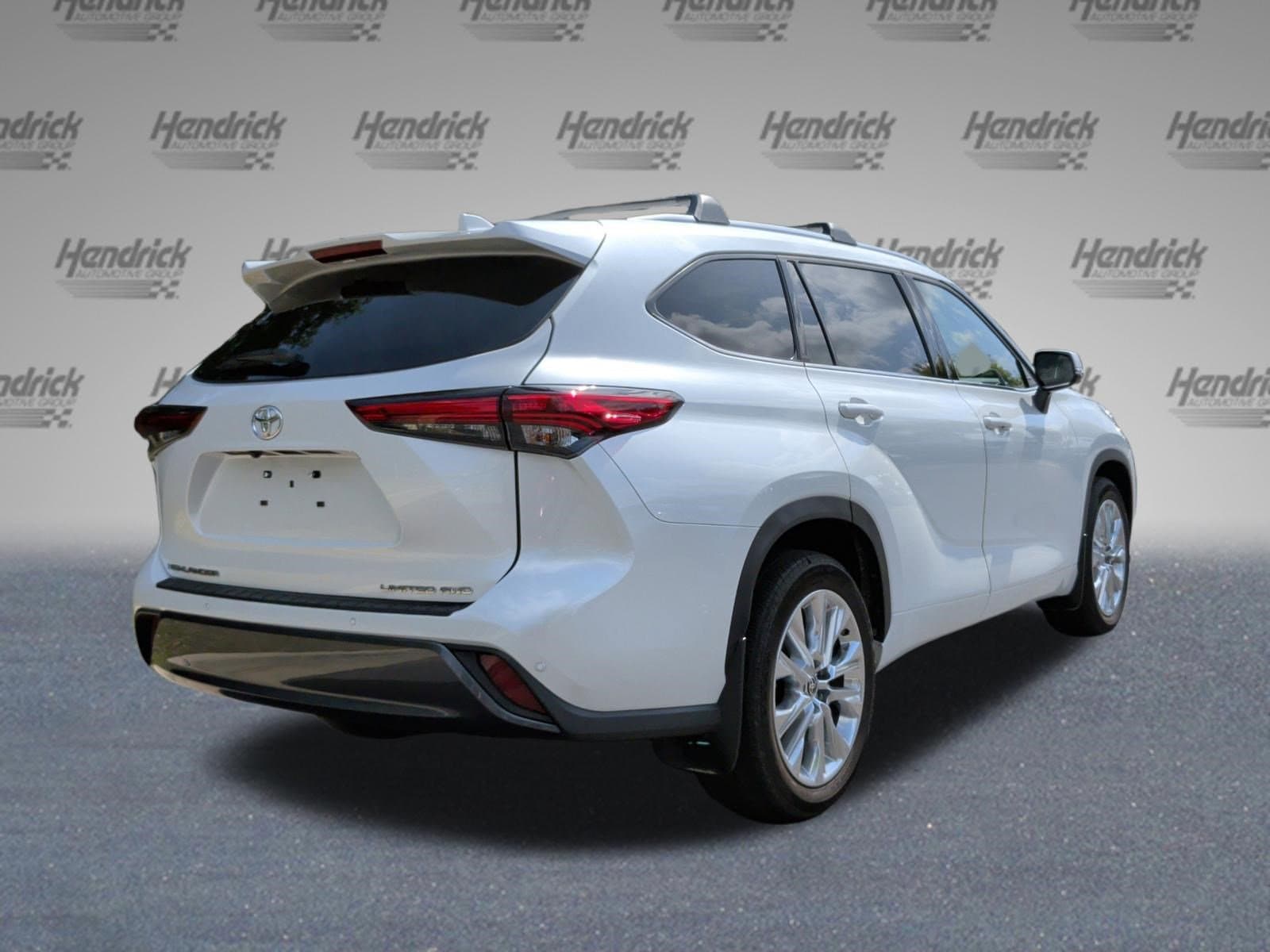 2023 Toyota Highlander Limited photo 5