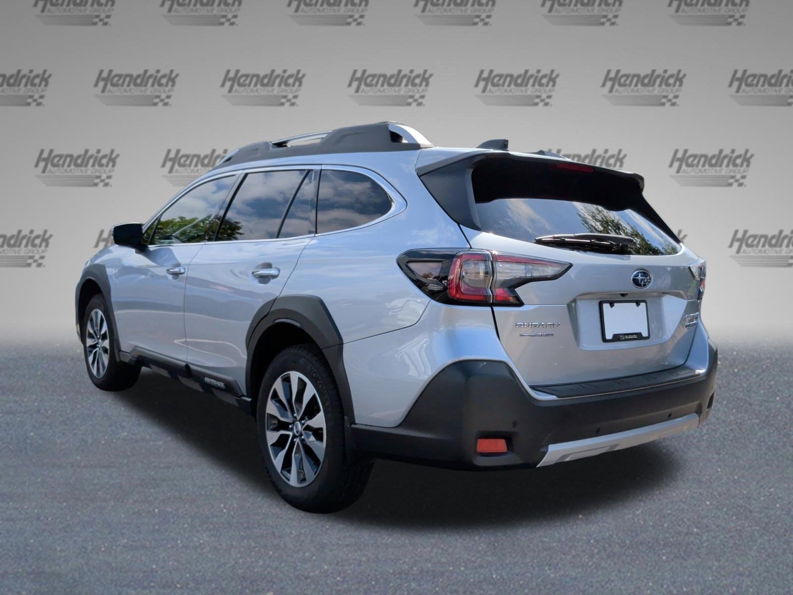2025 Subaru Outback Touring XT photo 3