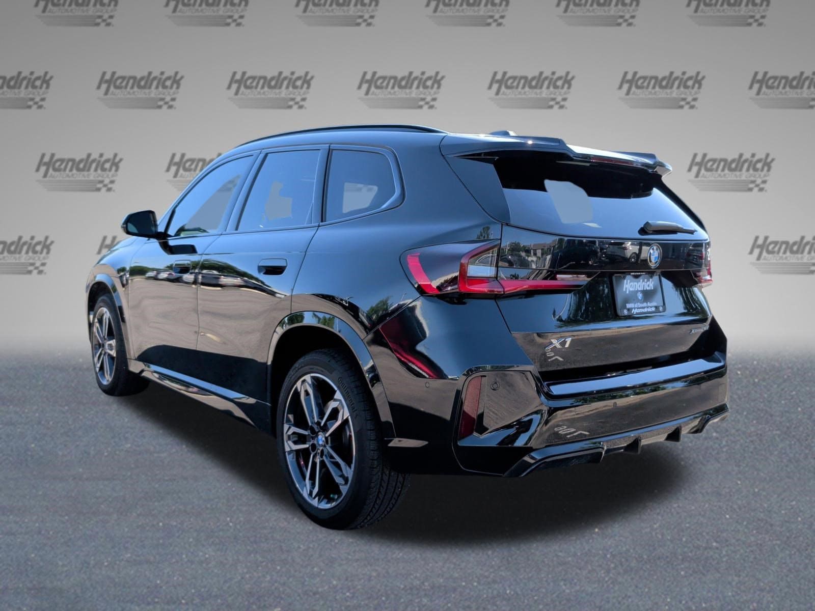 2025 BMW X1 xDrive28i photo 3