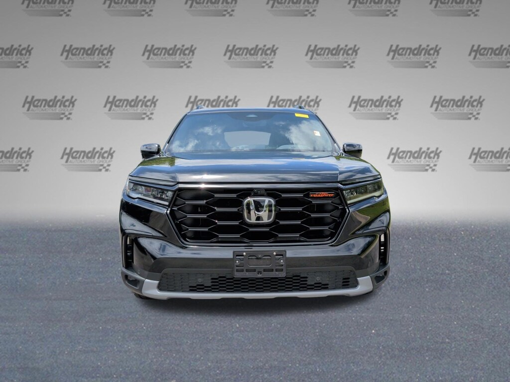 Used 2025 Honda Pilot TrailSport SUV