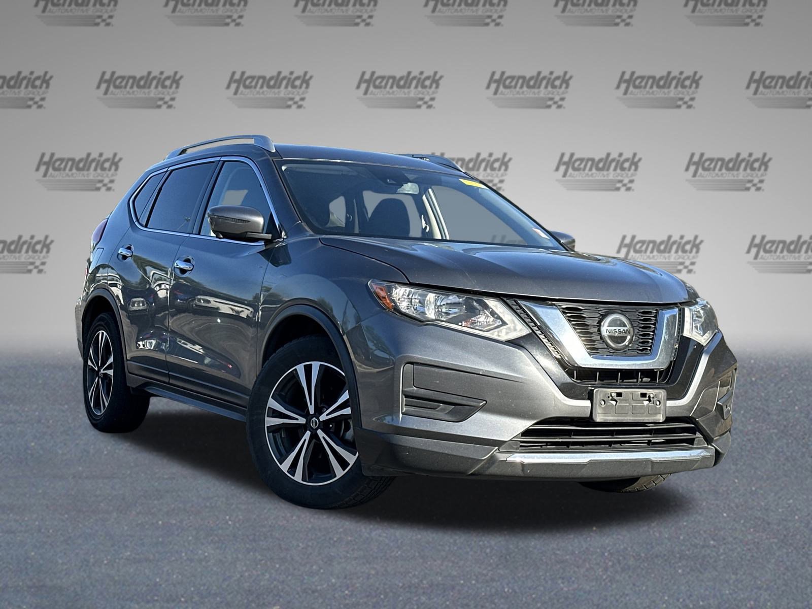 2019 Nissan Rogue SV photo 2