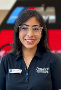 Staff member Johana Galdamez from ID_4da1f241f4f2