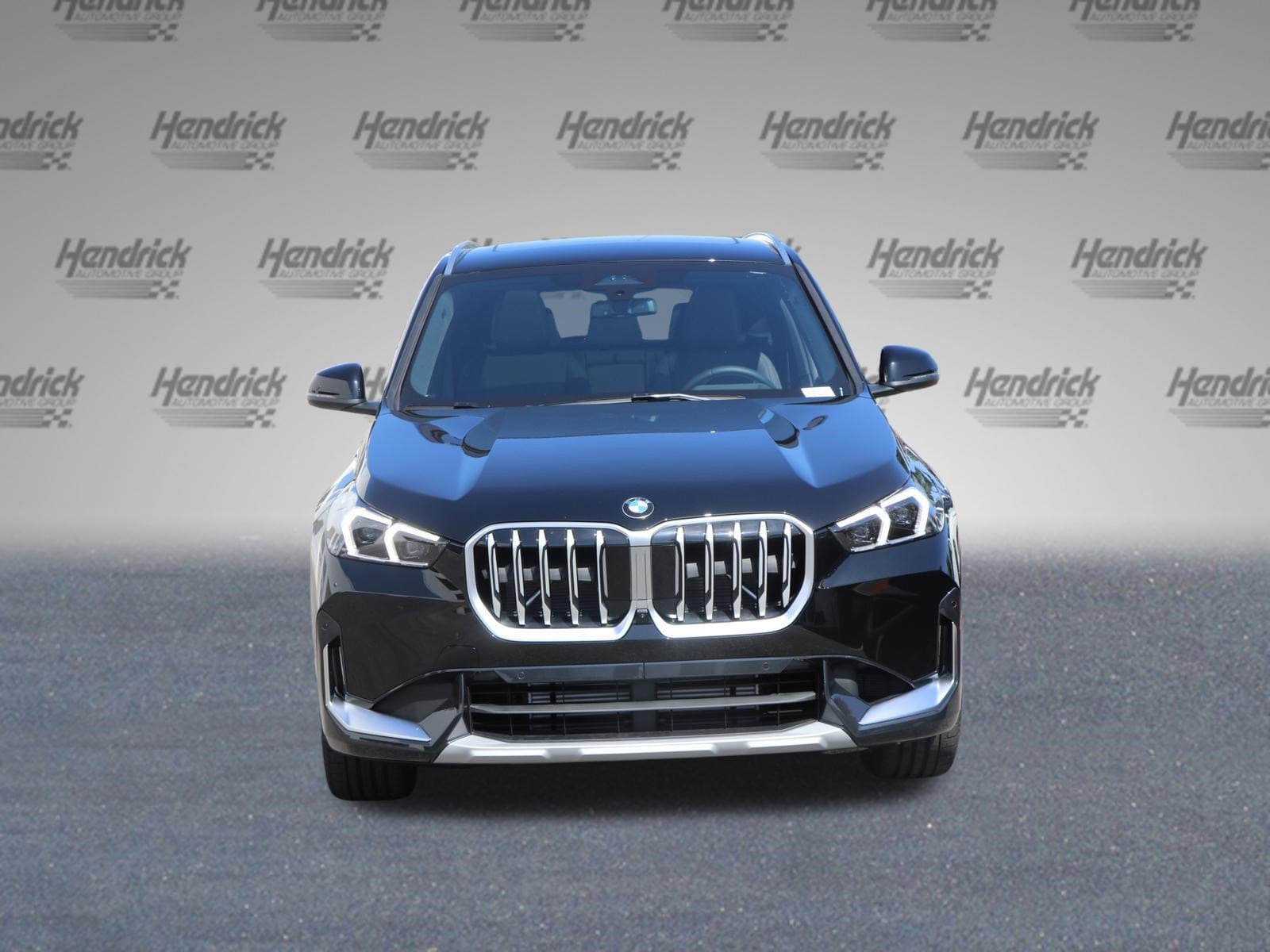 2025 BMW X1 xDrive28i photo 3