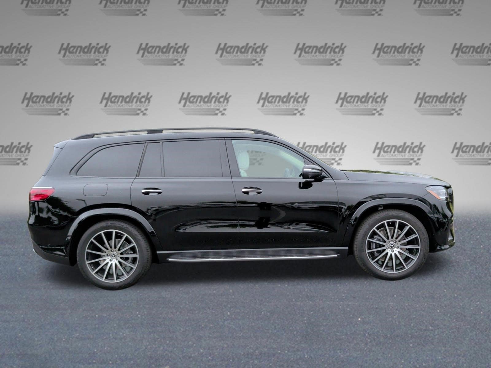 2026 Mercedes-Benz GLS 450 450 photo 4
