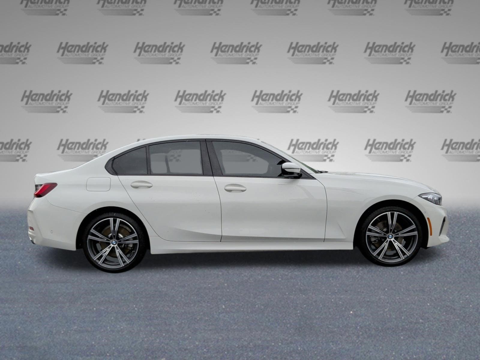 2023 BMW 330i 330i xDrive photo 5