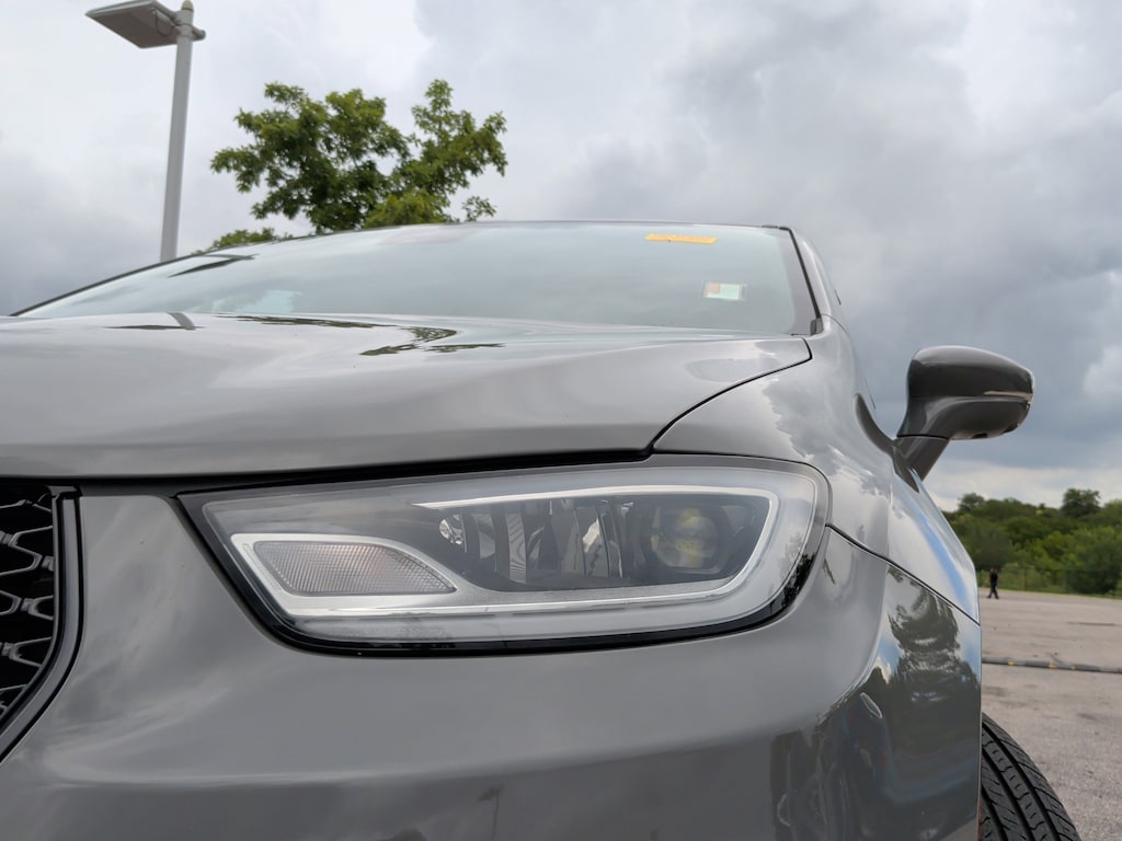 Used 2022 Chrysler Pacifica Hybrid Hybrid Limited Minivan