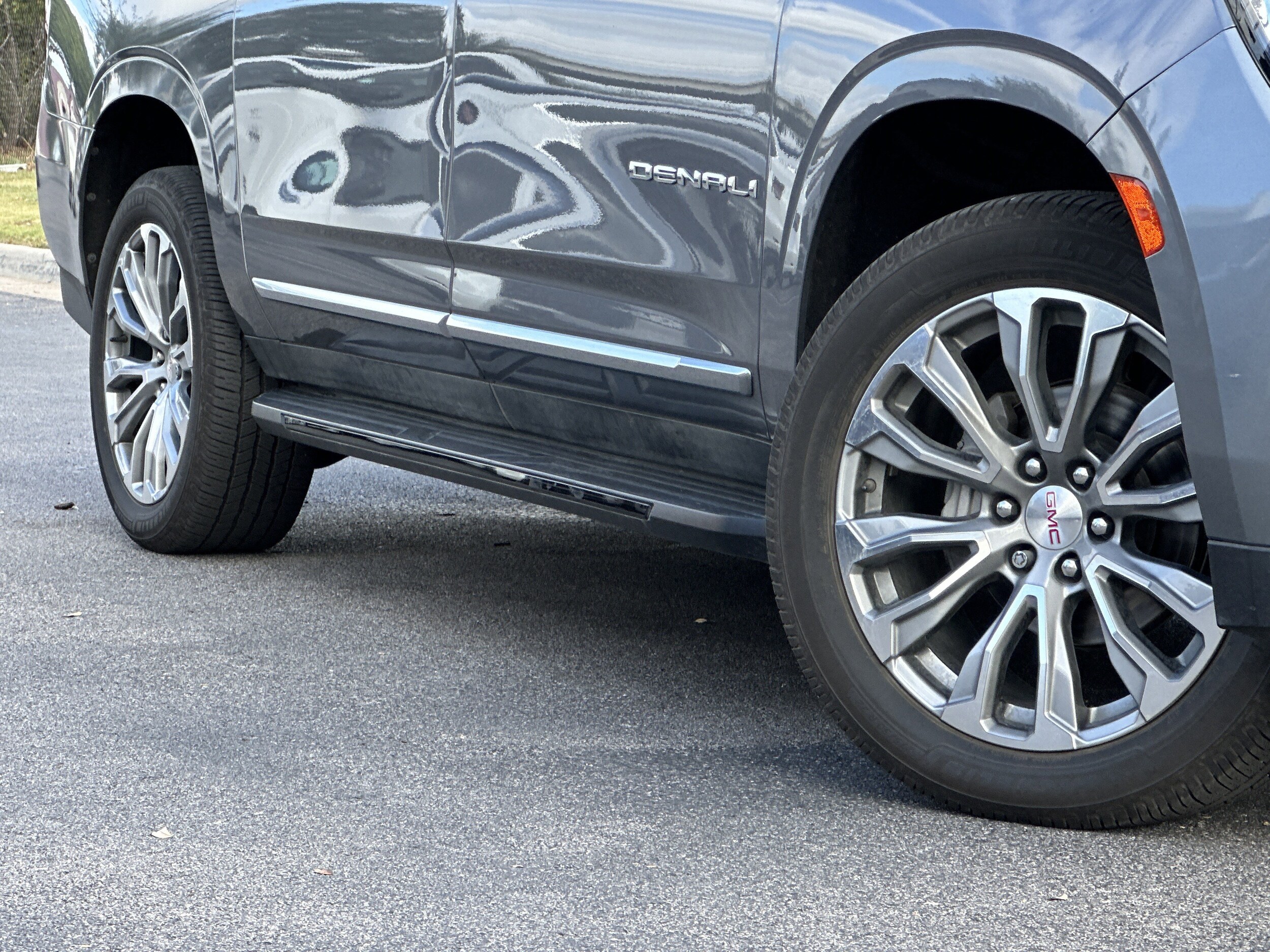 2021 Gmc Yukon XL Denali photo 2