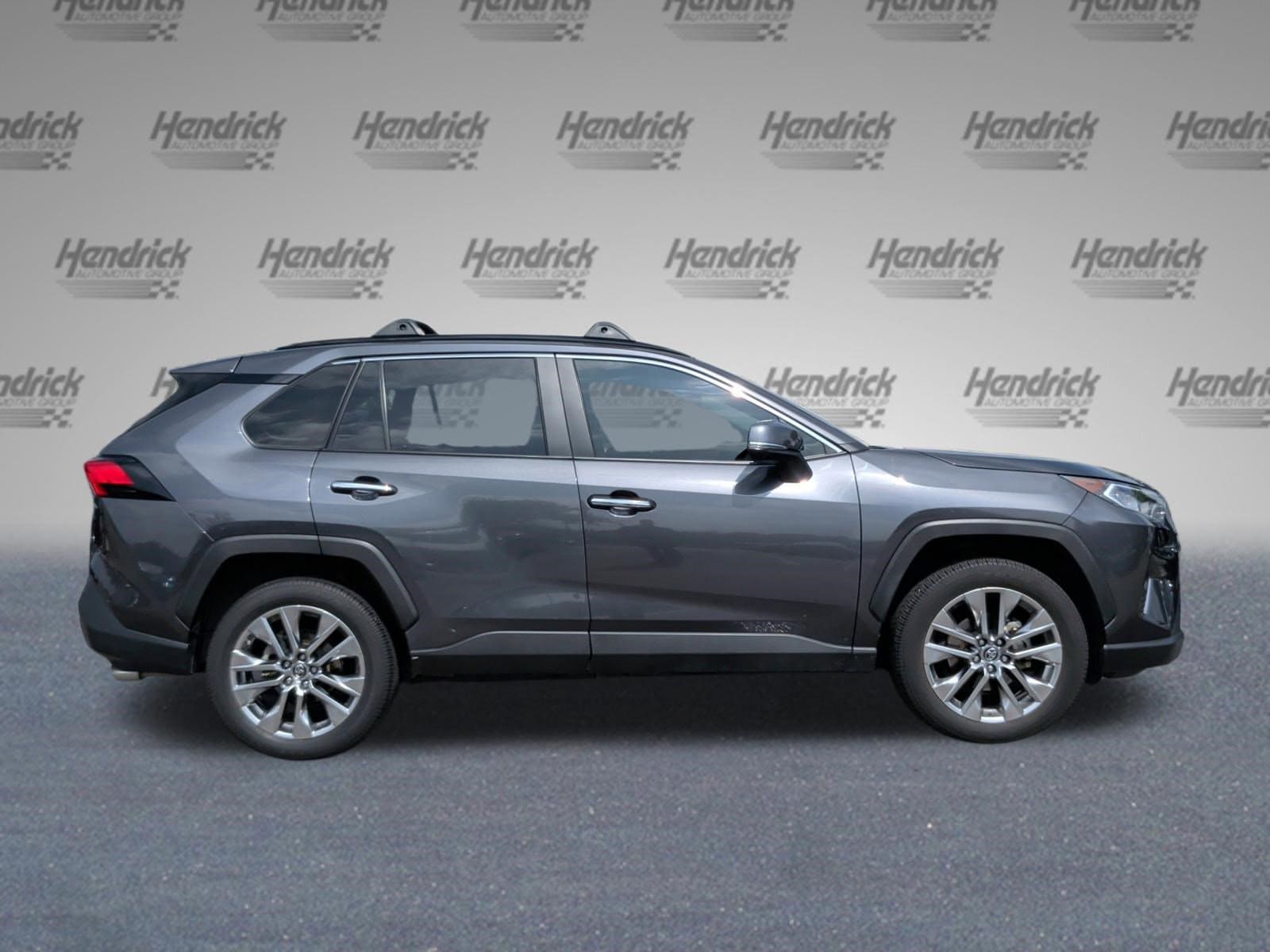 2019 Toyota RAV4 Limited photo 4