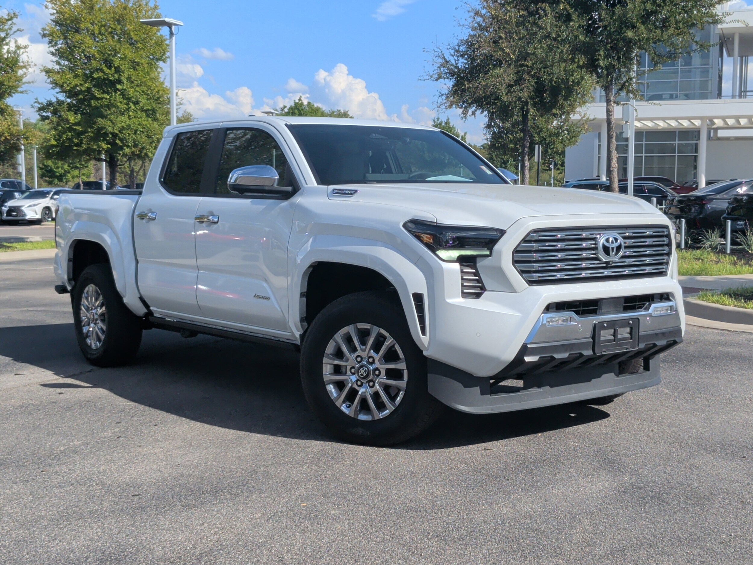 2024 Toyota Tacoma photo 2
