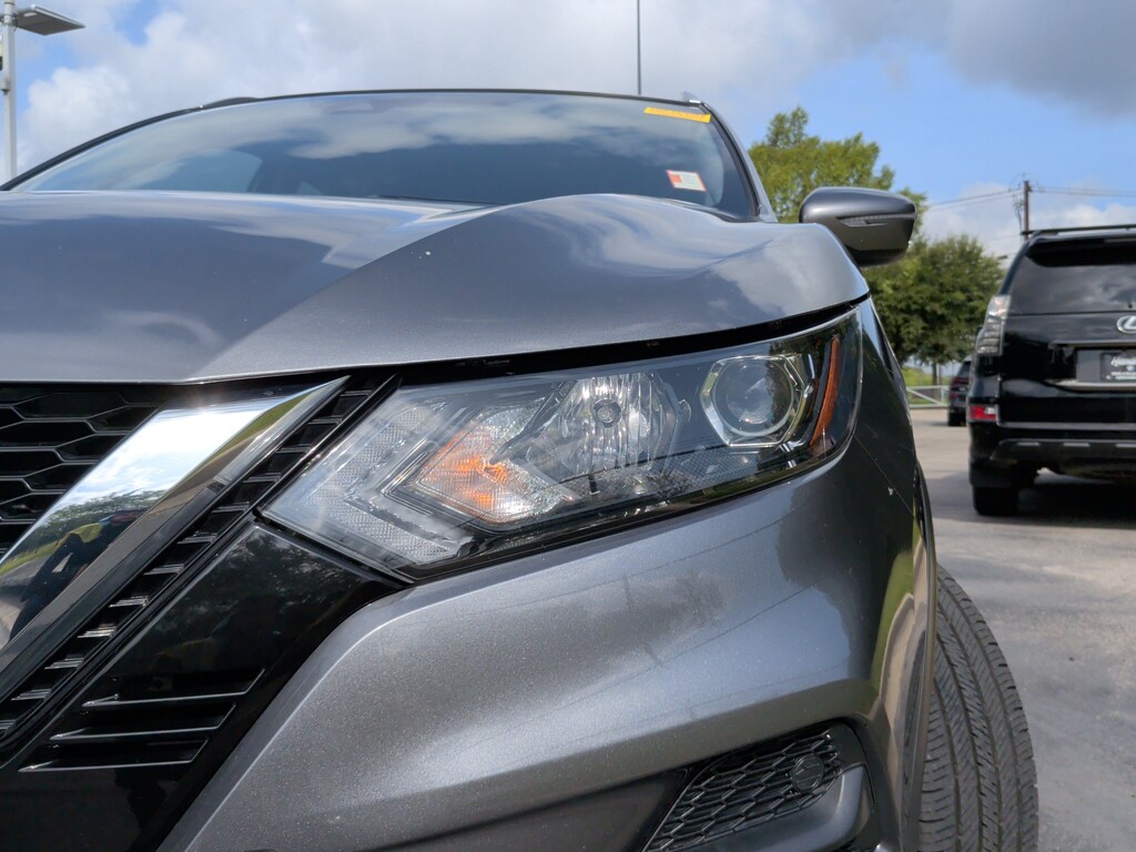 Used 2020 Nissan Rogue Sport SV SUV